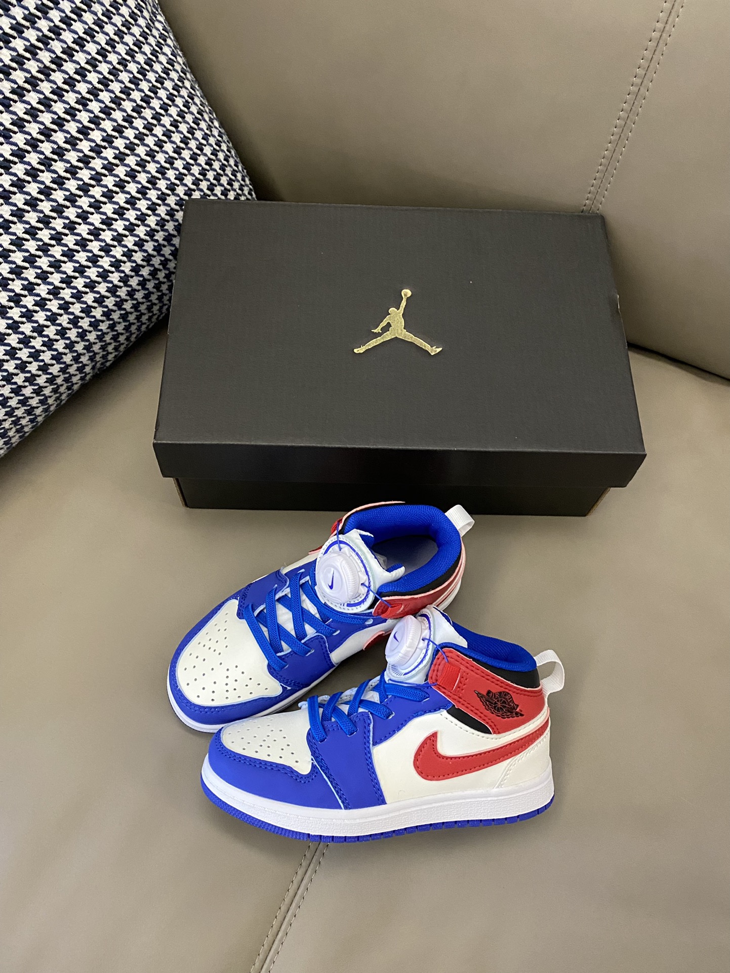 图片[6]-🏏小朋友最喜欢的旋转扣童鞋～鞋面采用柔软荔枝皮，不压脚背，内里干爽透气，鞋底耐磨防滑🐈-选品中心