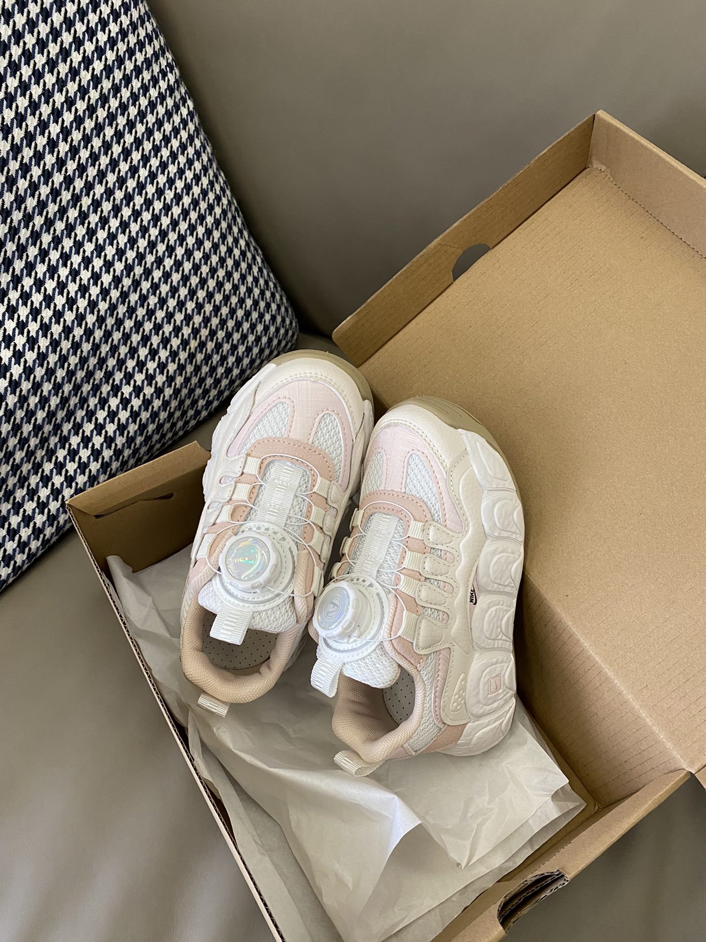 图片[3]-野生图直出🌟 明星同款📯自带美拉德氛围感～鞋型参考意大利可颂面包，奶fufu的很可爱，轻量厚型鞋底👟增高显瘦～-选品中心