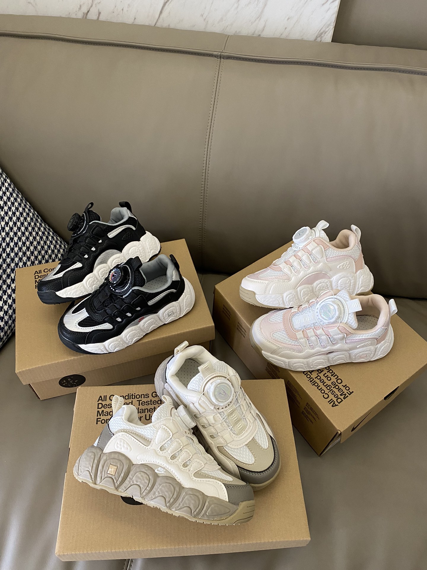 图片[2]-野生图直出🌟 明星同款📯自带美拉德氛围感～鞋型参考意大利可颂面包，奶fufu的很可爱，轻量厚型鞋底👟增高显瘦～-选品中心