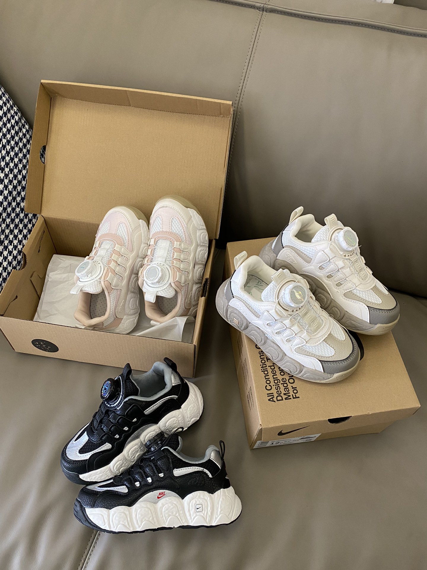 图片[5]-野生图直出🌟 明星同款📯自带美拉德氛围感～鞋型参考意大利可颂面包，奶fufu的很可爱，轻量厚型鞋底👟增高显瘦～-选品中心