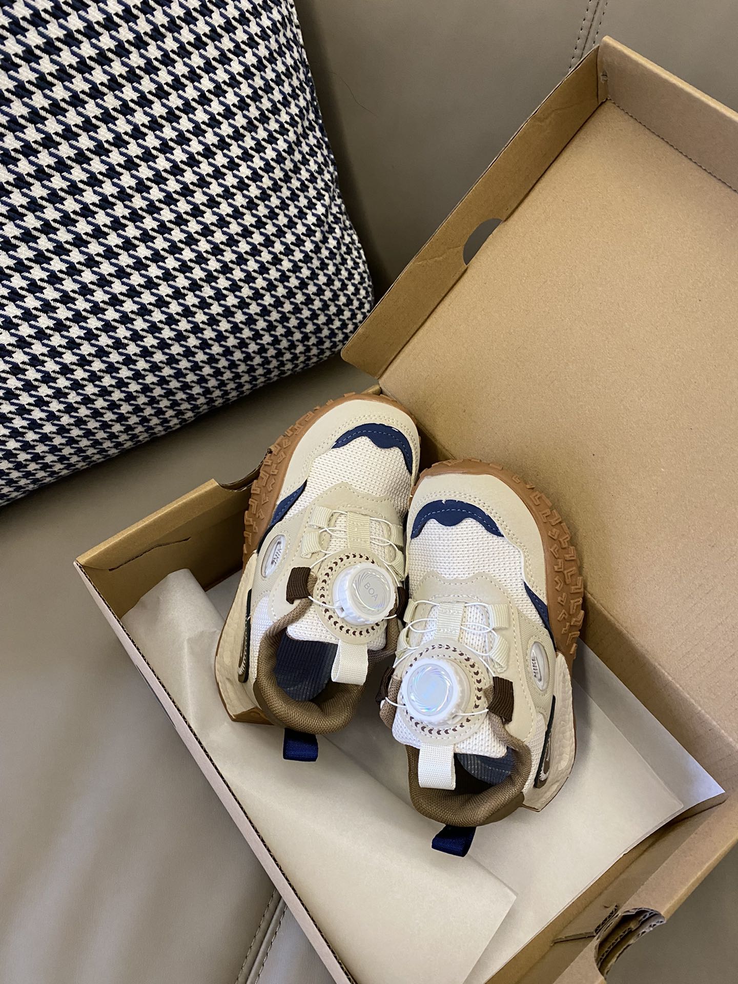 图片[5]-生图直出🌟 📣安利给所有宝妈！！鞋子符合人体工程学，1/3处易弯折，脚感更加舒适👏🏻适配各种场合📡-选品中心