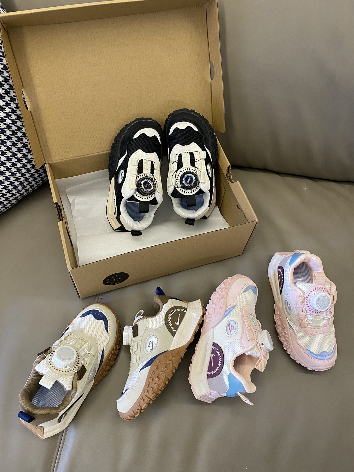 图片[2]-生图直出🌟 📣安利给所有宝妈！！鞋子符合人体工程学，1/3处易弯折，脚感更加舒适👏🏻适配各种场合📡-选品中心