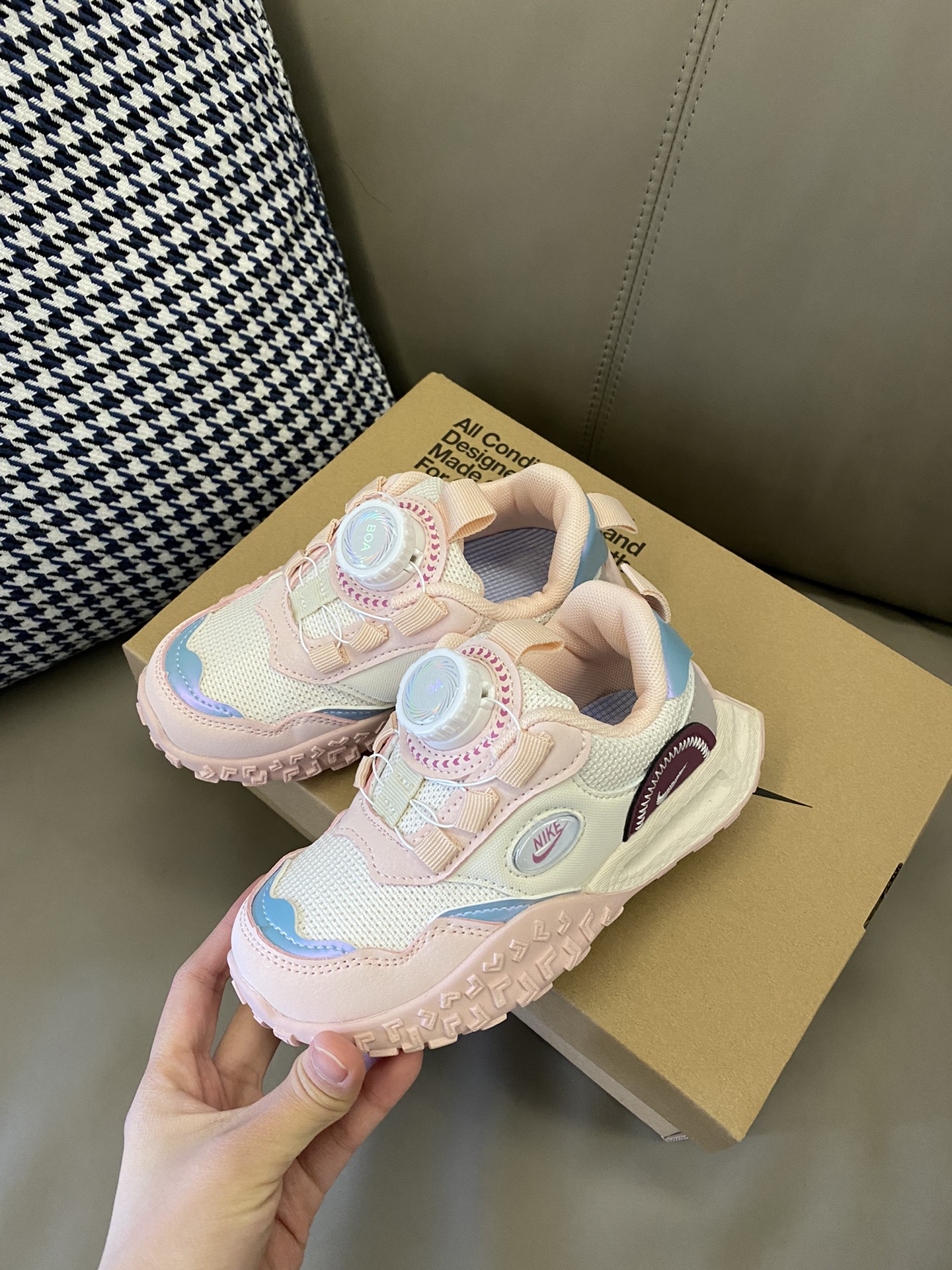 图片[4]-生图直出🌟 📣安利给所有宝妈！！鞋子符合人体工程学，1/3处易弯折，脚感更加舒适👏🏻适配各种场合📡-选品中心