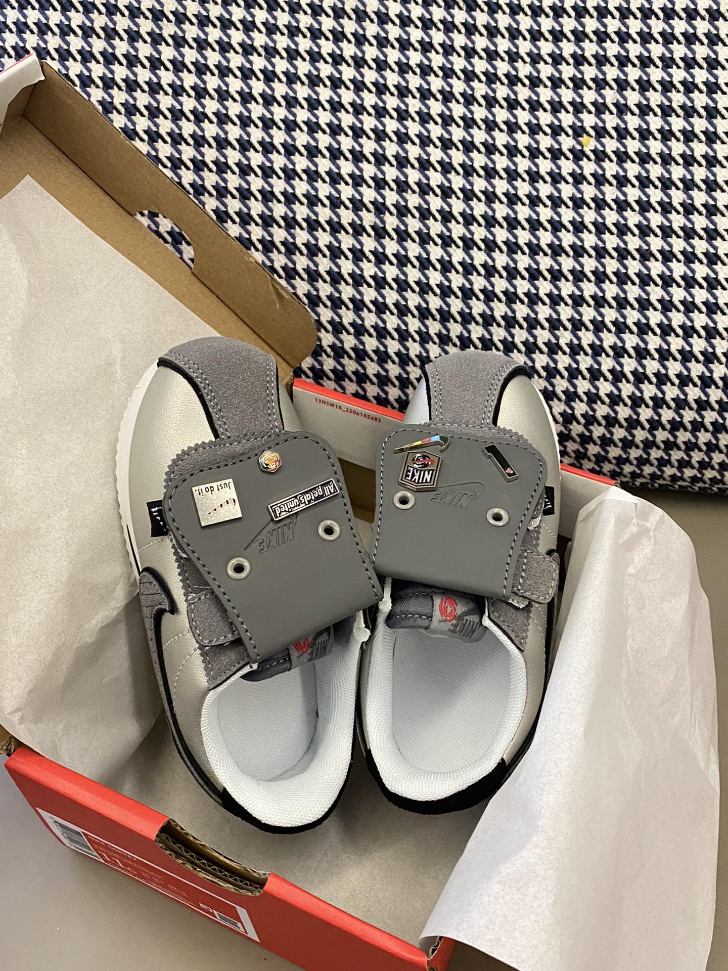 原图直出🌟 我们为您带来最新款式的阿甘魔术贴童鞋，专为追求不凡、独特与个性的您量身定制✨✨ 轻松上脚舒适百搭时尚～-选品中心