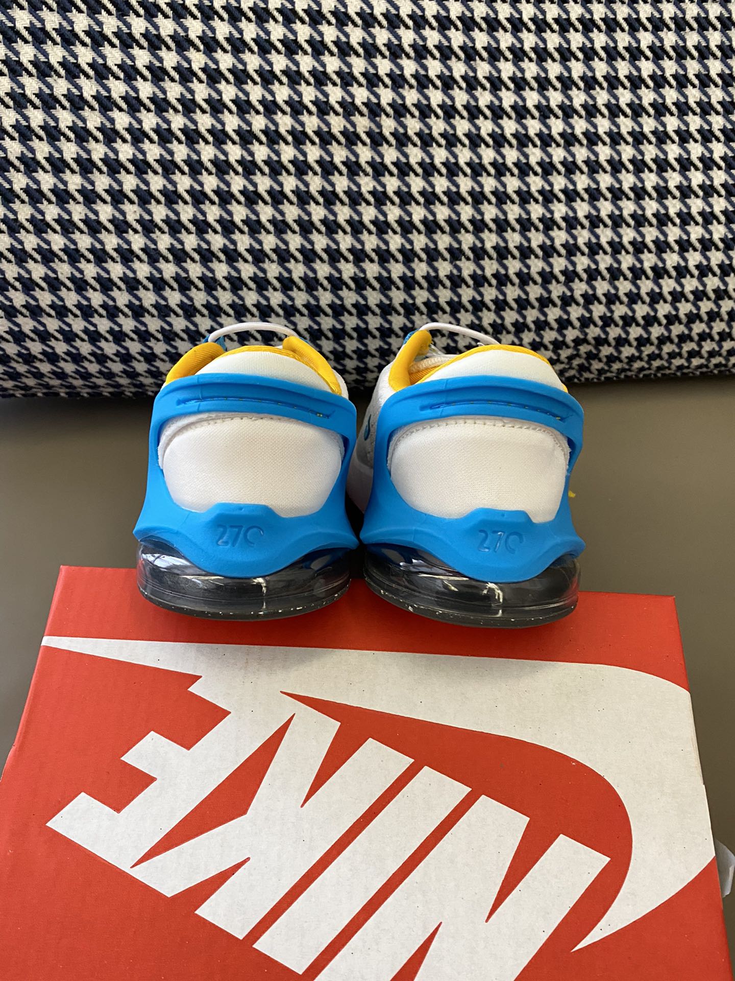 图片[3]-原图直出🌟 这款时尚动感的运动鞋，以其半松紧带设计💥保证了穿着便捷性。让您的宝贝更能享受运动的快乐🥳-选品中心