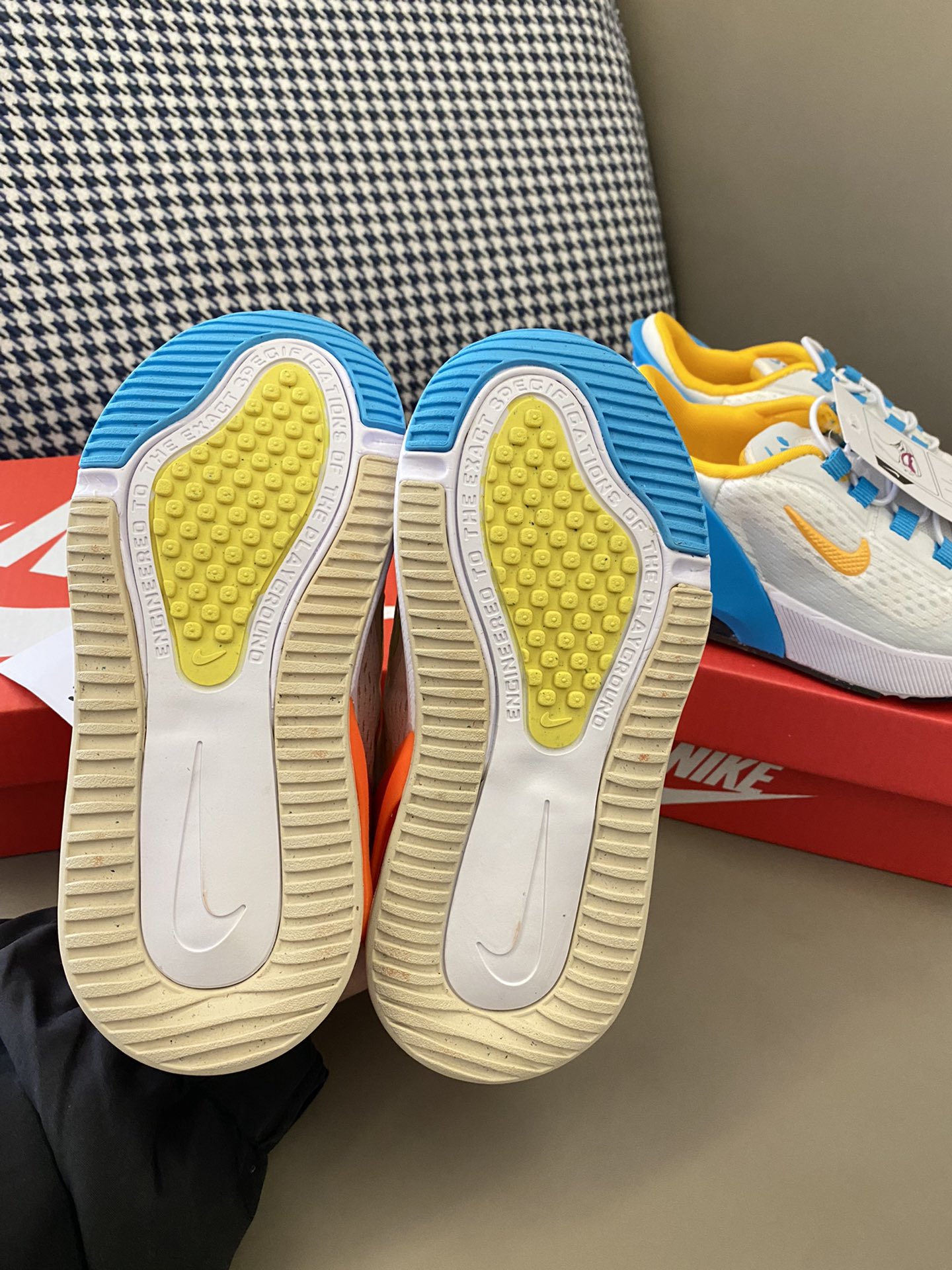 图片[8]-原图直出🌟 这款时尚动感的运动鞋，以其半松紧带设计💥保证了穿着便捷性。让您的宝贝更能享受运动的快乐🥳-选品中心