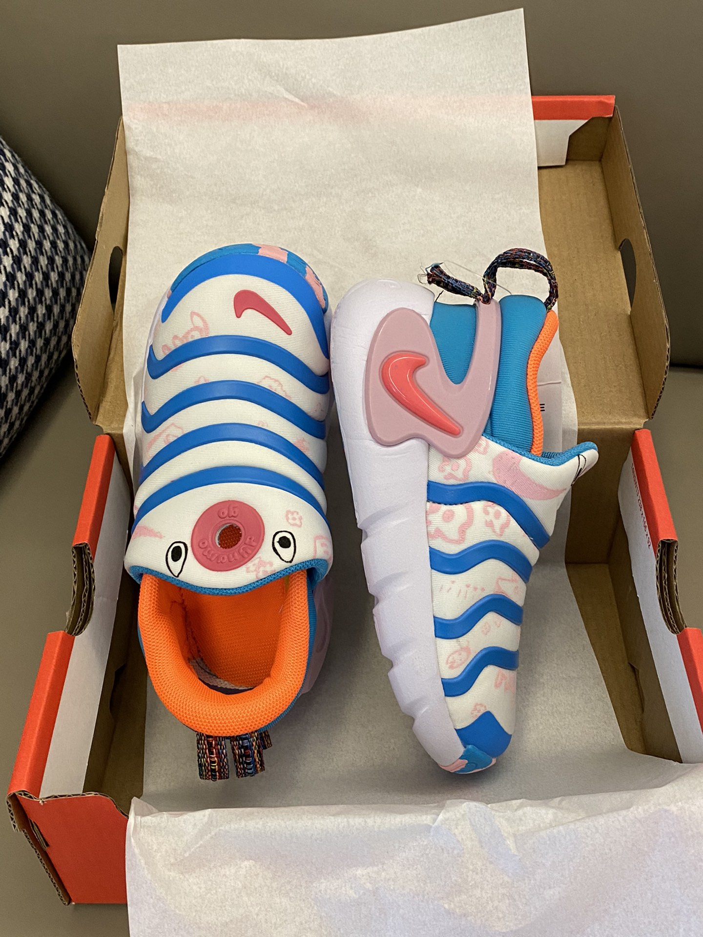 原图实拍✅选择这款专柜三代儿童一脚蹬运动鞋透气、柔软的材质😍给宝宝的脚趾足够的空间和保护🤩让宝宝的脚趾能够自由伸展～-选品中心