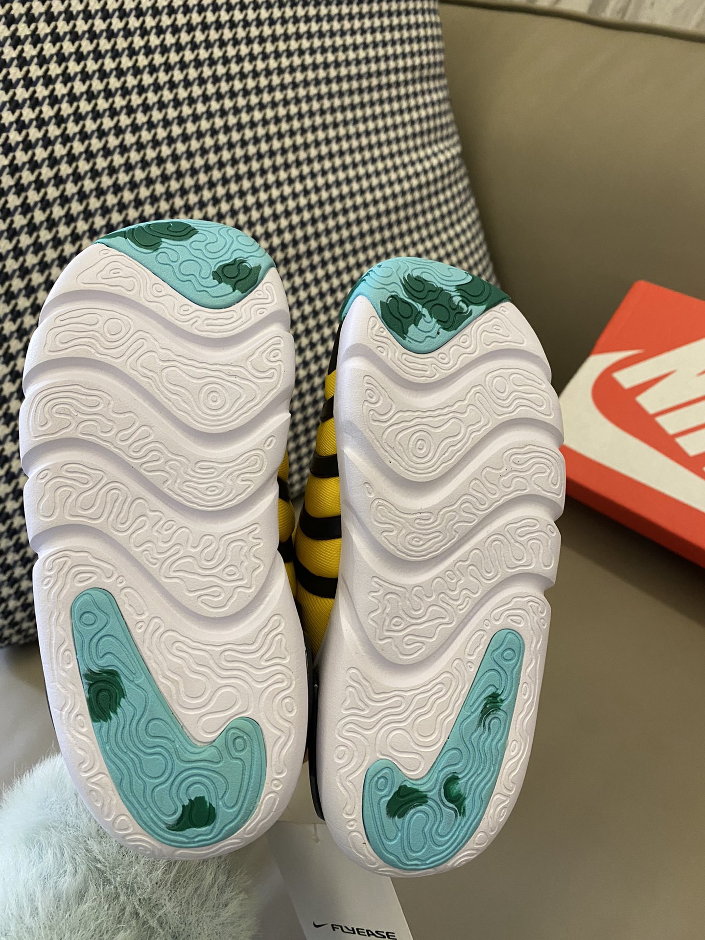 图片[9]-原图实拍✅选择这款专柜三代儿童一脚蹬运动鞋透气、柔软的材质😍给宝宝的脚趾足够的空间和保护🤩让宝宝的脚趾能够自由伸展～-选品中心