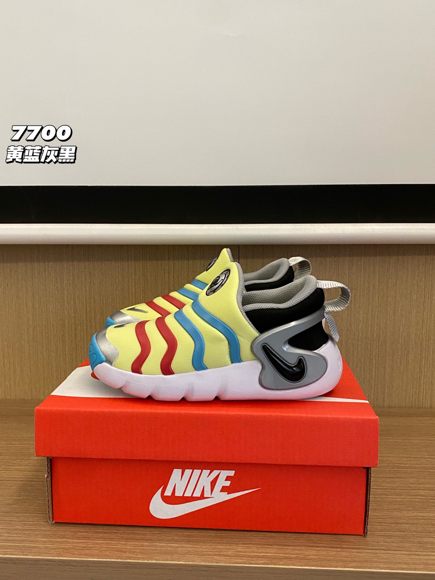 图片[2]-柜子版 尺码：22-37码 喜欢毛毛虫款式的，闭眼买就对了😎经典小翘头弧形结构毛毛虫🐛楦型❗️脚掌着地，动线结构走路省力💫一脚蹬设计轻易穿脱，设计超人性化～-选品中心