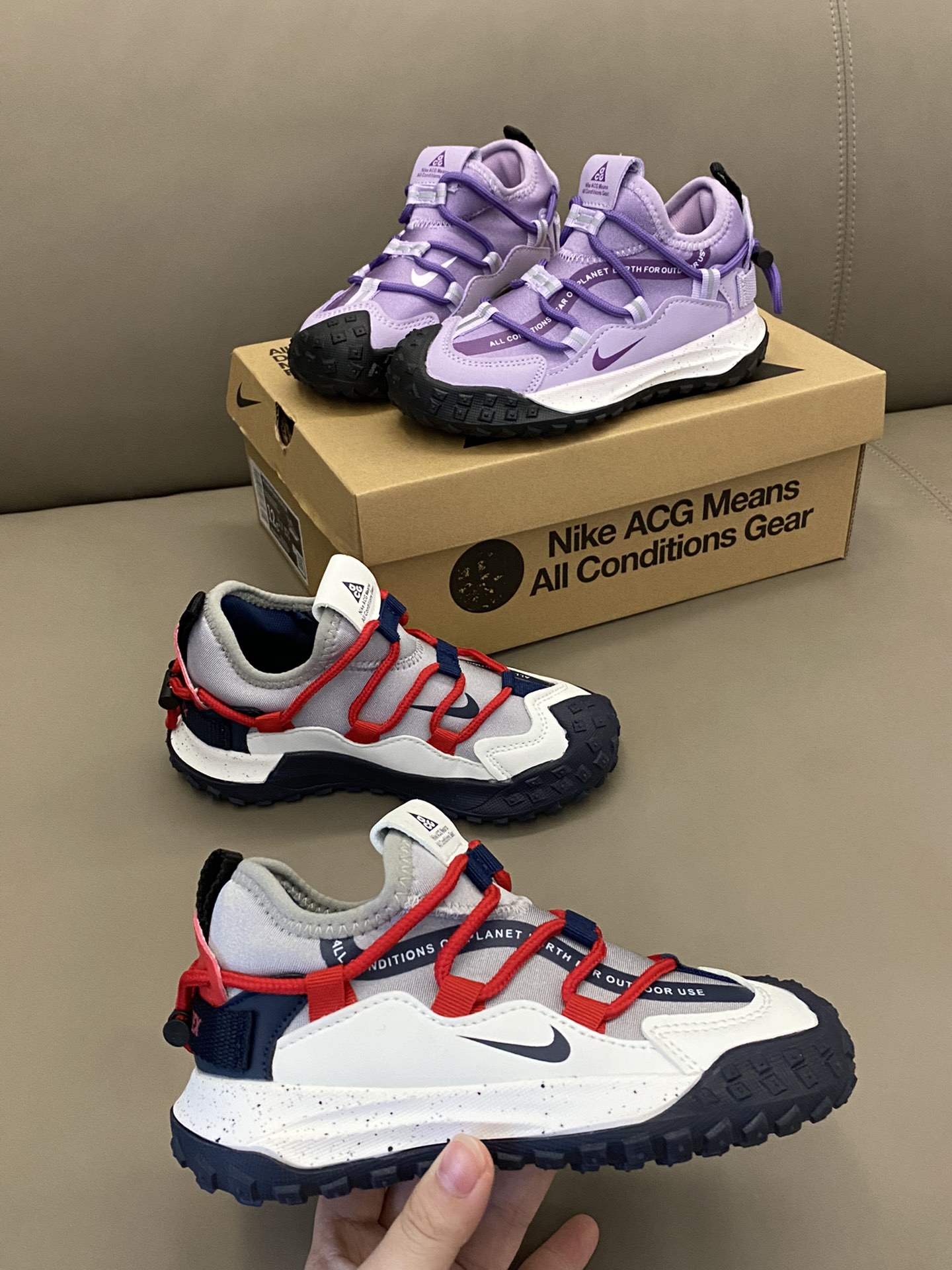 原图直出🌟 NK ACG一脚蹬松紧扣登山鞋宽敞鞋头，减少束缚力🌟干爽又透气的亲肤内里让双脚自由呼吸，一点也不闷脚🤩繁复无规律的底部纹理增加抓地力度，提升稳步效果😍一脚蹬设计，方便穿脱👻-选品中心