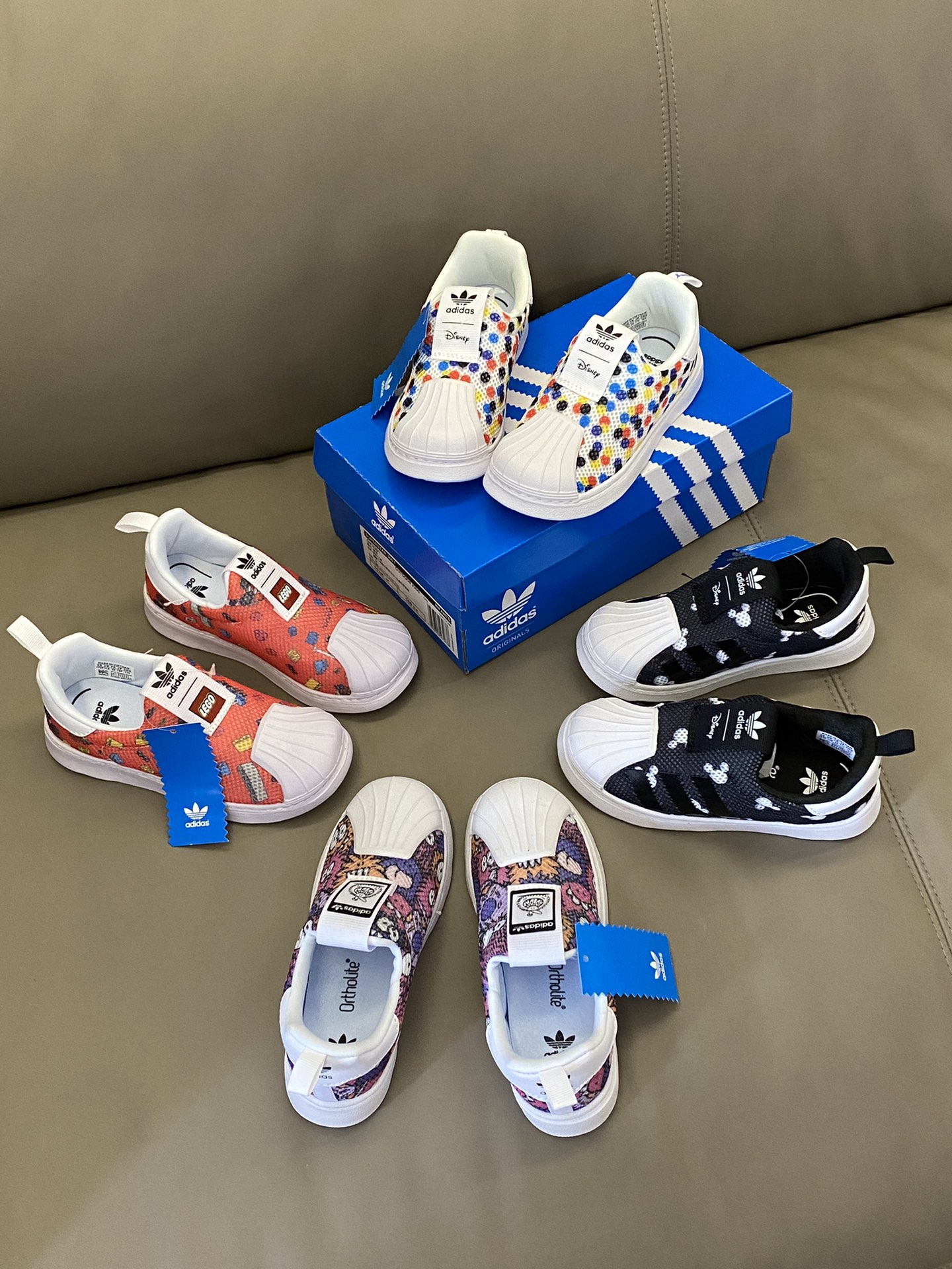 图片[6]-原图直出🌟 复购最多的鞋之一宝妈公认的好穿🔥 鞋面采用网眼设计，清爽透气💨后跟一脚蹬设计方便宝贝穿脱🥳推荐它有100种理由👻最好的理由就是好穿 （这款鞋子有几个配色生产的时候，中间有剪一刀，不是质量问题，有利于宝贝穿脱）-选品中心