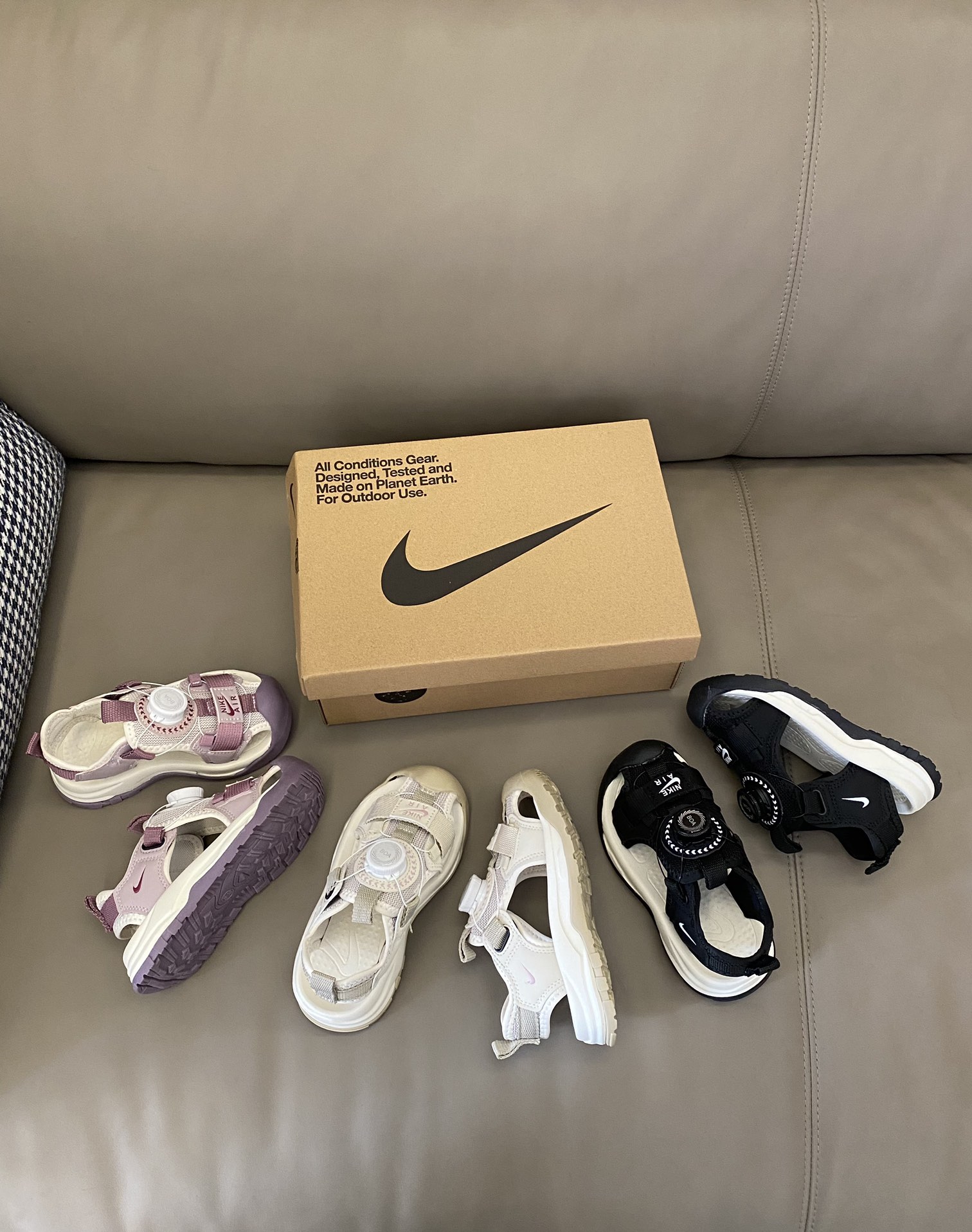 图片[5]-原图直出🌟 NK 包头旋转纽扣沙滩凉鞋，采用网布材质，具有出色的透气性和舒适性🤩旋转纽扣可以让宝贝们轻松穿上和脱下👻同时增加了鞋子的时候趣味性和时尚感😍包头设计，可以有效地保护宝贝脚趾👣避免受伤～-选品中心