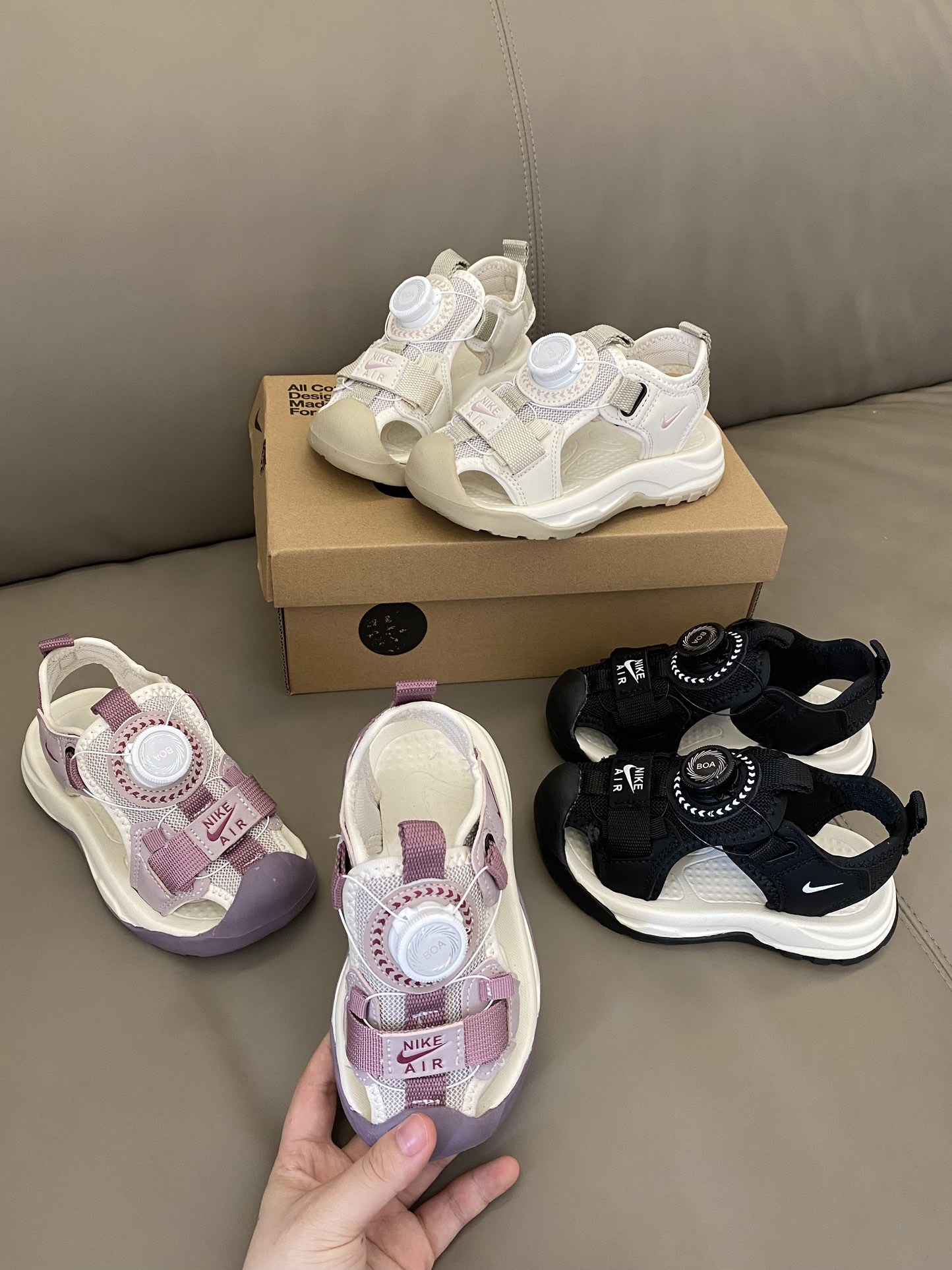 图片[6]-原图直出🌟 NK 包头旋转纽扣沙滩凉鞋，采用网布材质，具有出色的透气性和舒适性🤩旋转纽扣可以让宝贝们轻松穿上和脱下👻同时增加了鞋子的时候趣味性和时尚感😍包头设计，可以有效地保护宝贝脚趾👣避免受伤～-选品中心