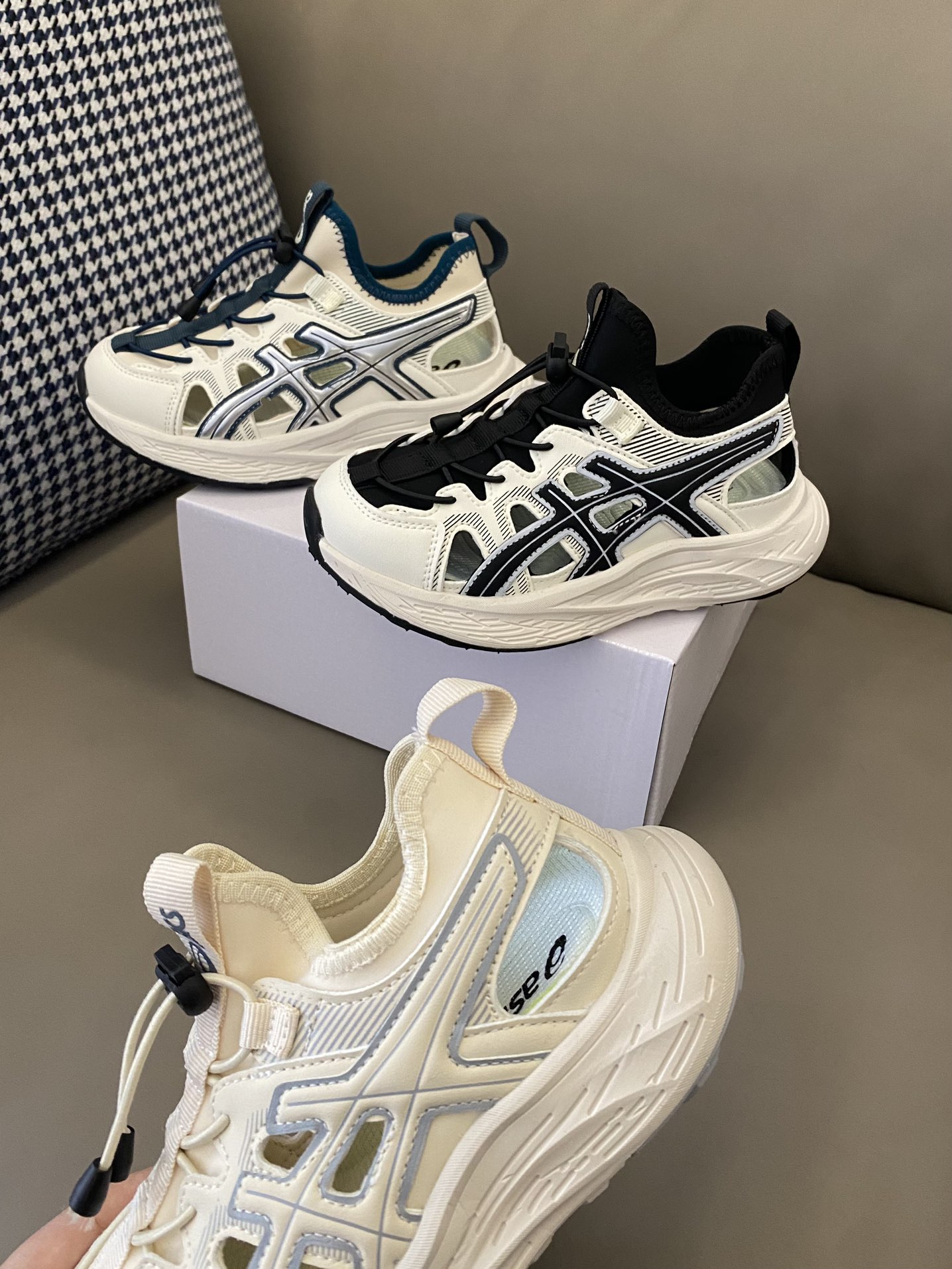 图片[3]-原图直出🌟 ASICS 包头束扣溯溪凉鞋，采用了束扣设计，还🉑自由调节，宝贝再也不用担心系鞋带啦😍镂空设计，非常舒适透气💨也不会闷jiojio～真的是爱了🥰-选品中心