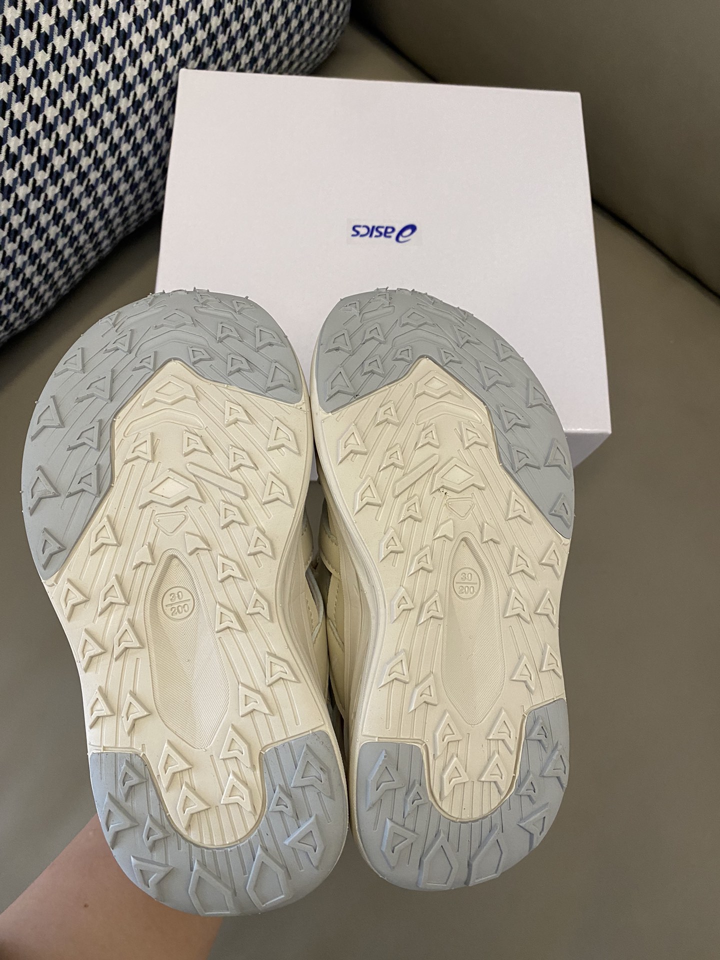 图片[9]-原图直出🌟 ASICS 包头束扣溯溪凉鞋，采用了束扣设计，还🉑自由调节，宝贝再也不用担心系鞋带啦😍镂空设计，非常舒适透气💨也不会闷jiojio～真的是爱了🥰-选品中心