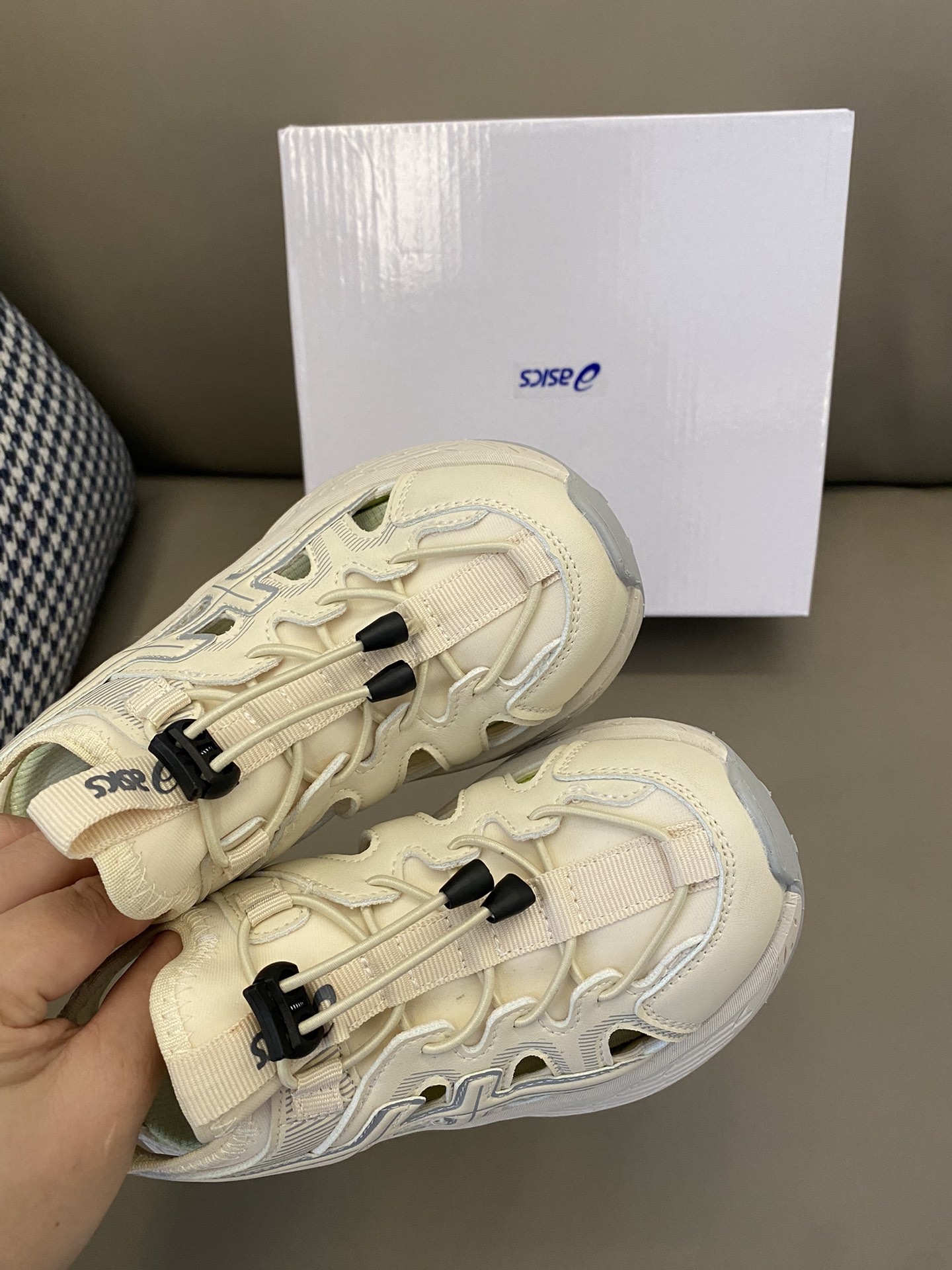 图片[7]-原图直出🌟 ASICS 包头束扣溯溪凉鞋，采用了束扣设计，还🉑自由调节，宝贝再也不用担心系鞋带啦😍镂空设计，非常舒适透气💨也不会闷jiojio～真的是爱了🥰-选品中心