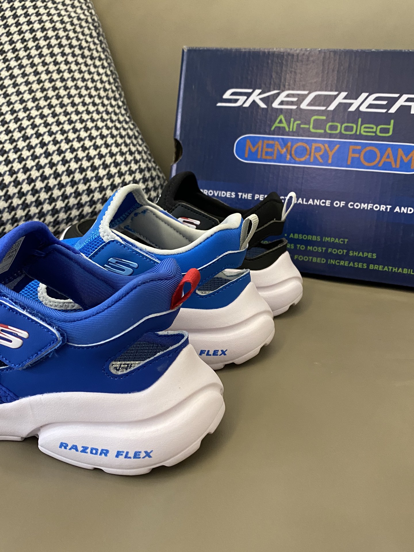 图片[4]-~ 原图直出🌟 SKEGHERS 镂空魔术贴运动凉鞋采用魔术贴设计，方便宝贝穿脱😘整个鞋子镂空网眼设计夏天穿真的更透气🤩鞋底防滑耐磨，抓地力杠杠的👏🏻不怕打滑～-选品中心