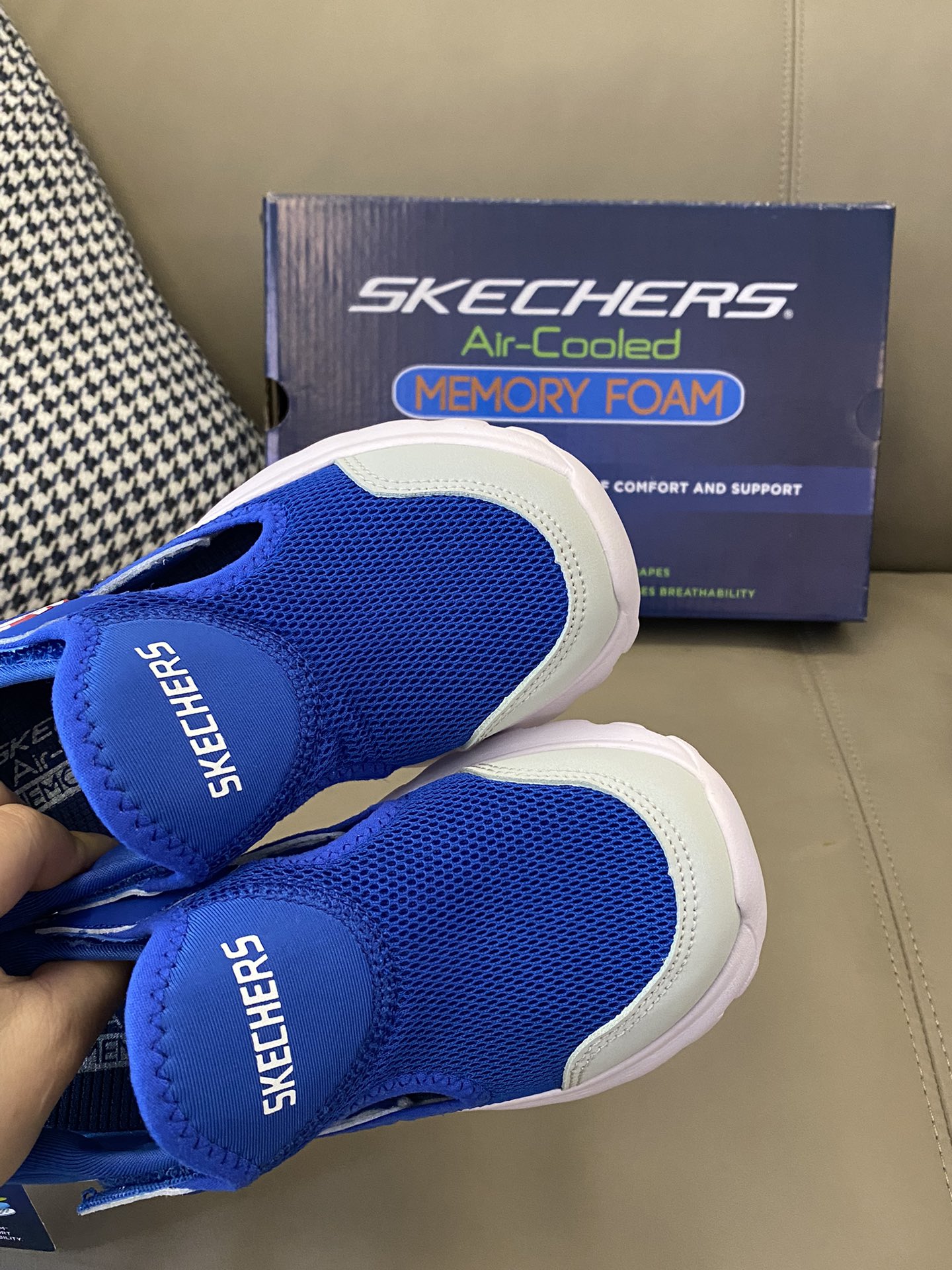 图片[7]-~ 原图直出🌟 SKEGHERS 镂空魔术贴运动凉鞋采用魔术贴设计，方便宝贝穿脱😘整个鞋子镂空网眼设计夏天穿真的更透气🤩鞋底防滑耐磨，抓地力杠杠的👏🏻不怕打滑～-选品中心