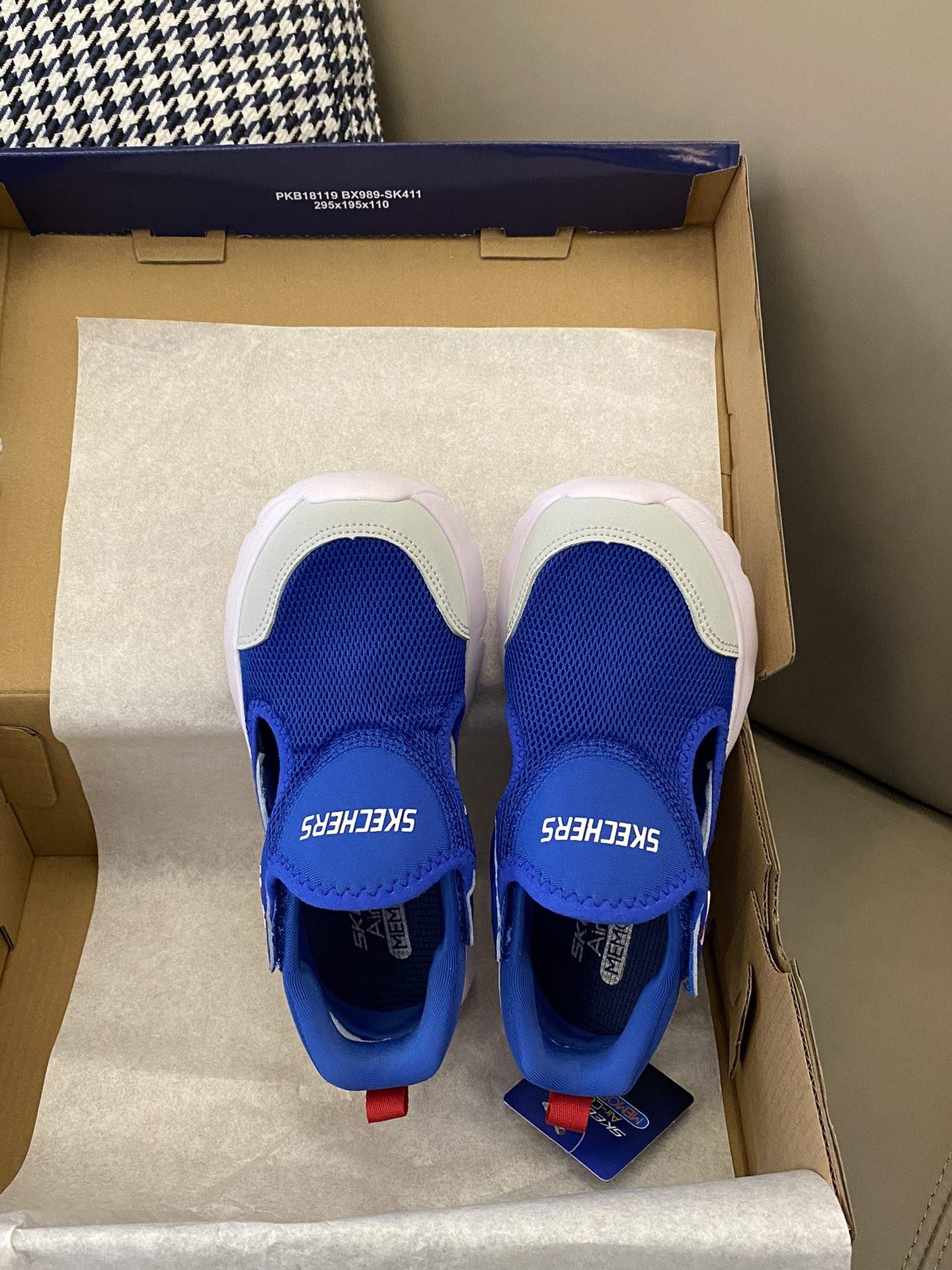 图片[3]-~ 原图直出🌟 SKEGHERS 镂空魔术贴运动凉鞋采用魔术贴设计，方便宝贝穿脱😘整个鞋子镂空网眼设计夏天穿真的更透气🤩鞋底防滑耐磨，抓地力杠杠的👏🏻不怕打滑～-选品中心