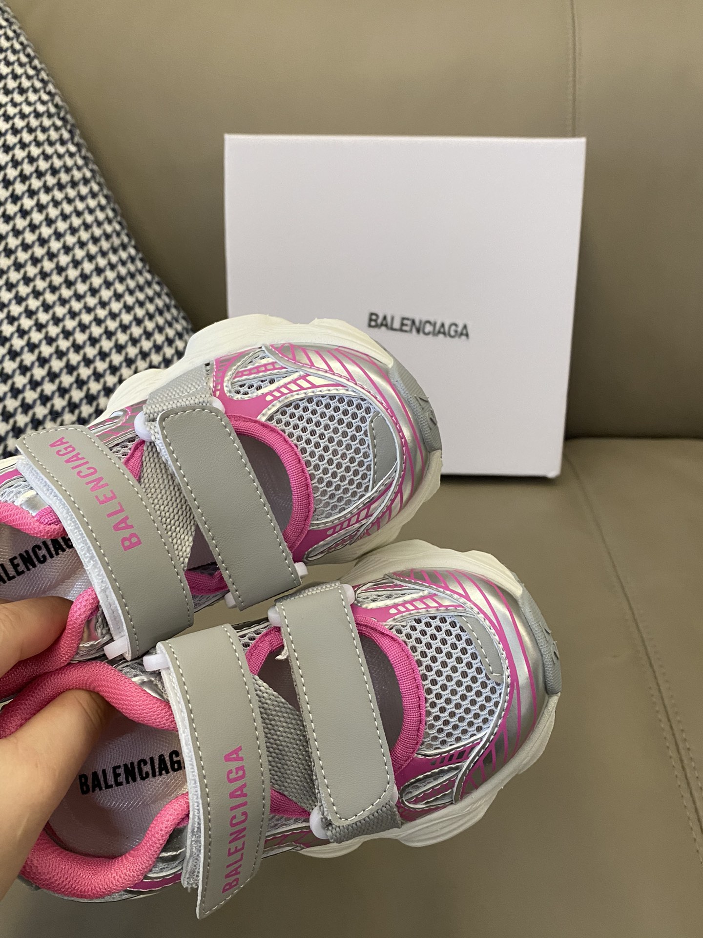 图片[7]-原图直出🌟 闭眼入的巴黎S家3XL网面魔术贴运动凉鞋采用魔术贴设计能调节松紧度，方便宝贝自己穿脱😍鞋头防撞踢，保护宝贝脚趾👣脚宽脚胖的宝贝都都可以轻松驾奴🥳-选品中心