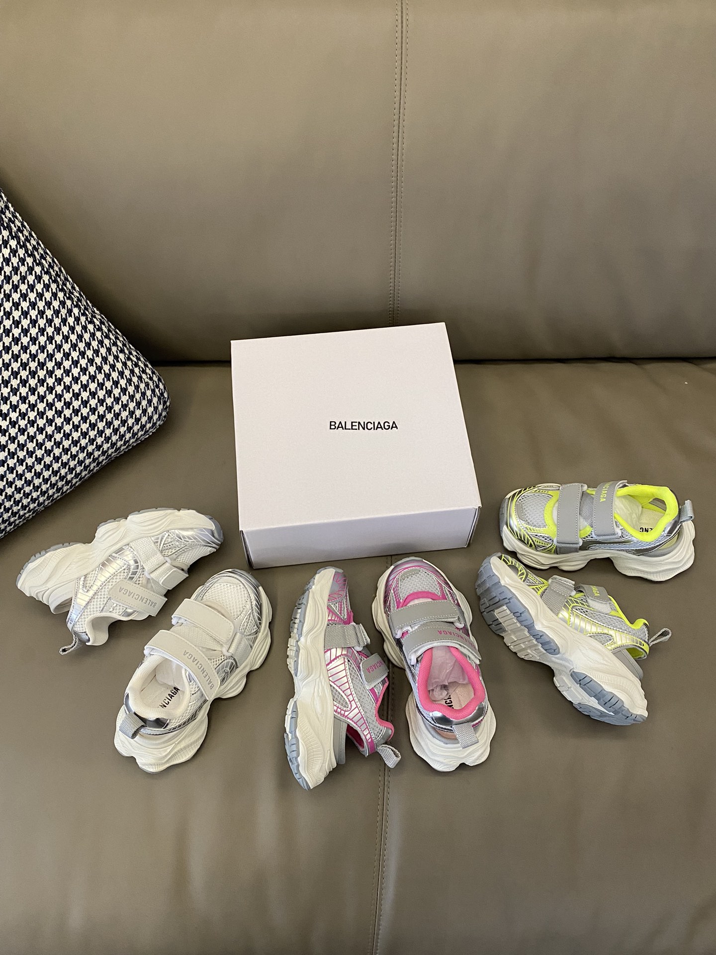 图片[5]-原图直出🌟 闭眼入的巴黎S家3XL网面魔术贴运动凉鞋采用魔术贴设计能调节松紧度，方便宝贝自己穿脱😍鞋头防撞踢，保护宝贝脚趾👣脚宽脚胖的宝贝都都可以轻松驾奴🥳-选品中心