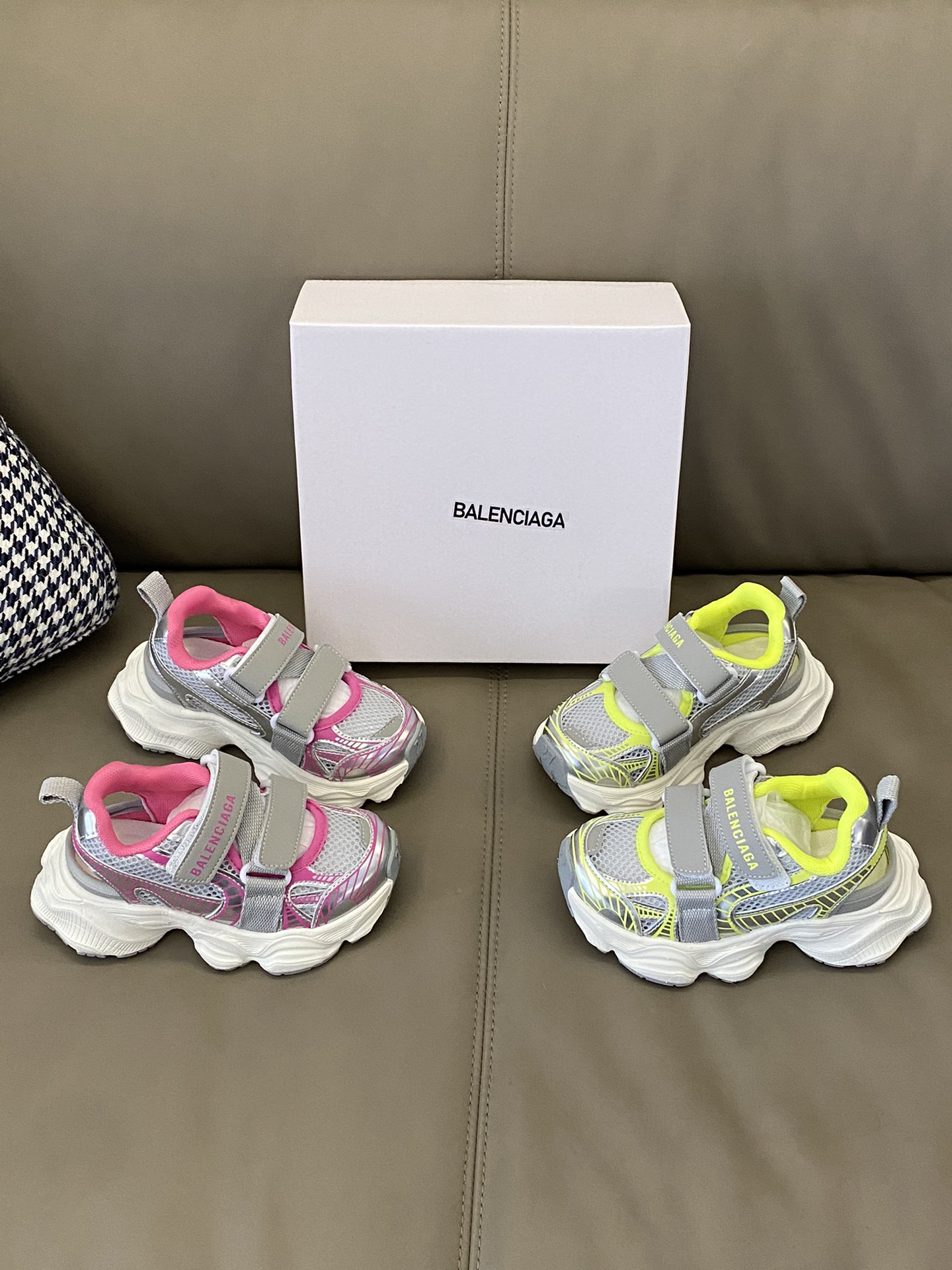 图片[2]-原图直出🌟 闭眼入的巴黎S家3XL网面魔术贴运动凉鞋采用魔术贴设计能调节松紧度，方便宝贝自己穿脱😍鞋头防撞踢，保护宝贝脚趾👣脚宽脚胖的宝贝都都可以轻松驾奴🥳-选品中心