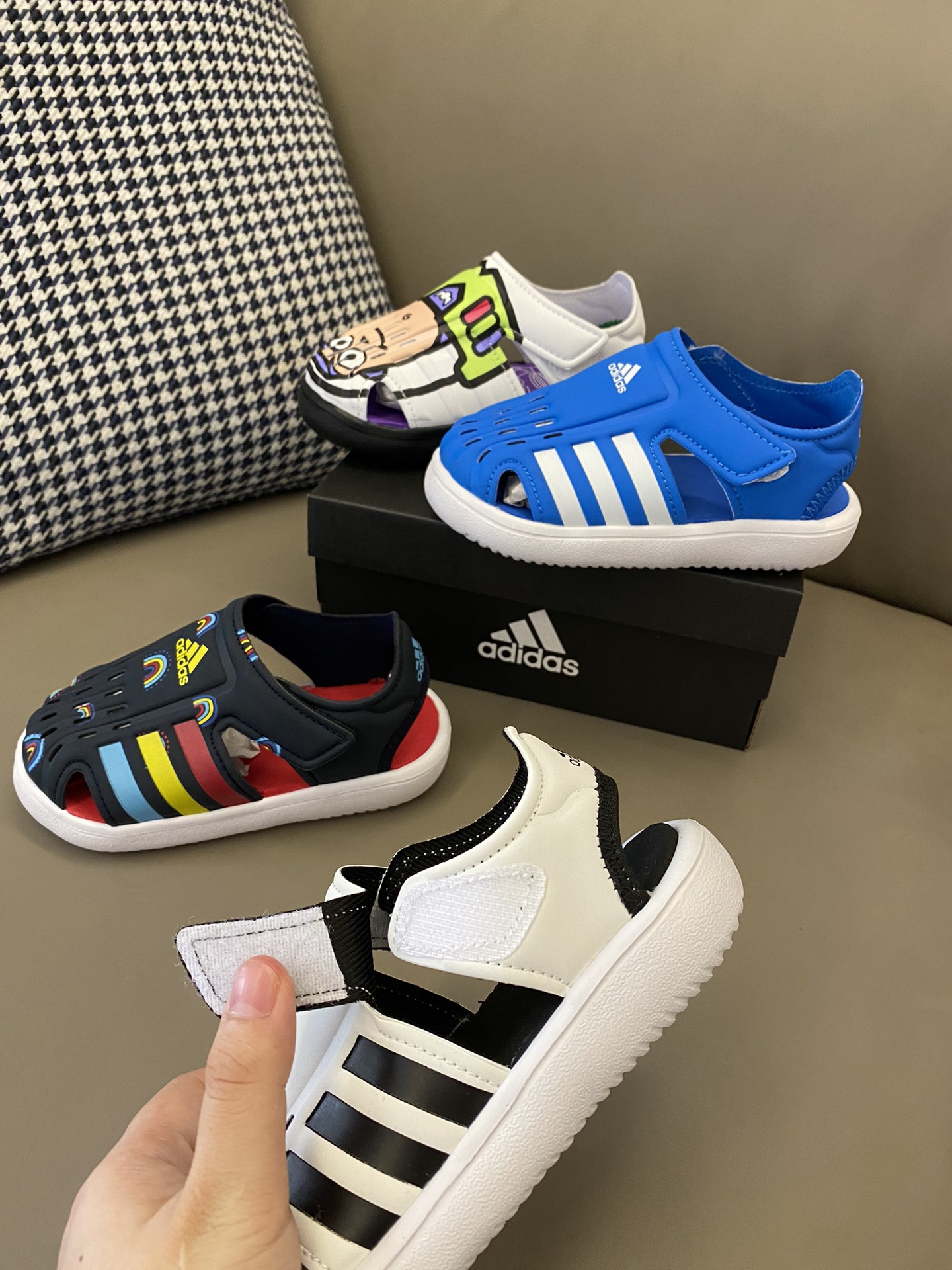 图片[3]-AD 小海马三代儿童凉鞋，科技束干鞋面保持足部干爽👻EVA泡棉大底柔软防滑，双侧魔术贴穿脱超方便✅夏日出游玩不可缺的的运动凉鞋😍-选品中心