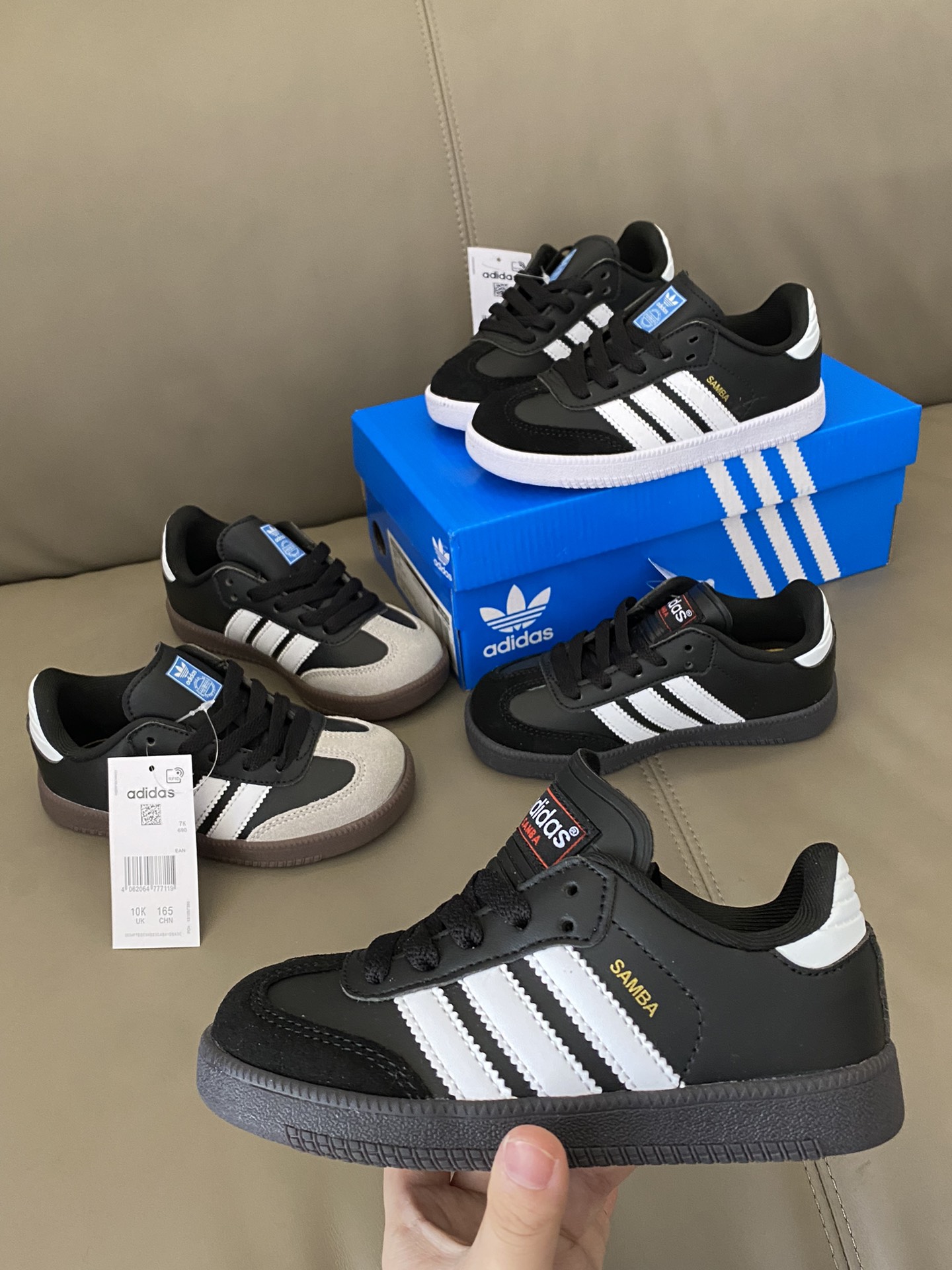 图片[3]-原图直出🌟 AD 拼色儿童德训鞋，圆头设计超级可爱☺️三条杠的标志是品牌的经典元素，它代表着品质和时尚🤩搭配上舒适的系带设计，无论宝贝是逛街还是运动👻都能轻松应对-选品中心