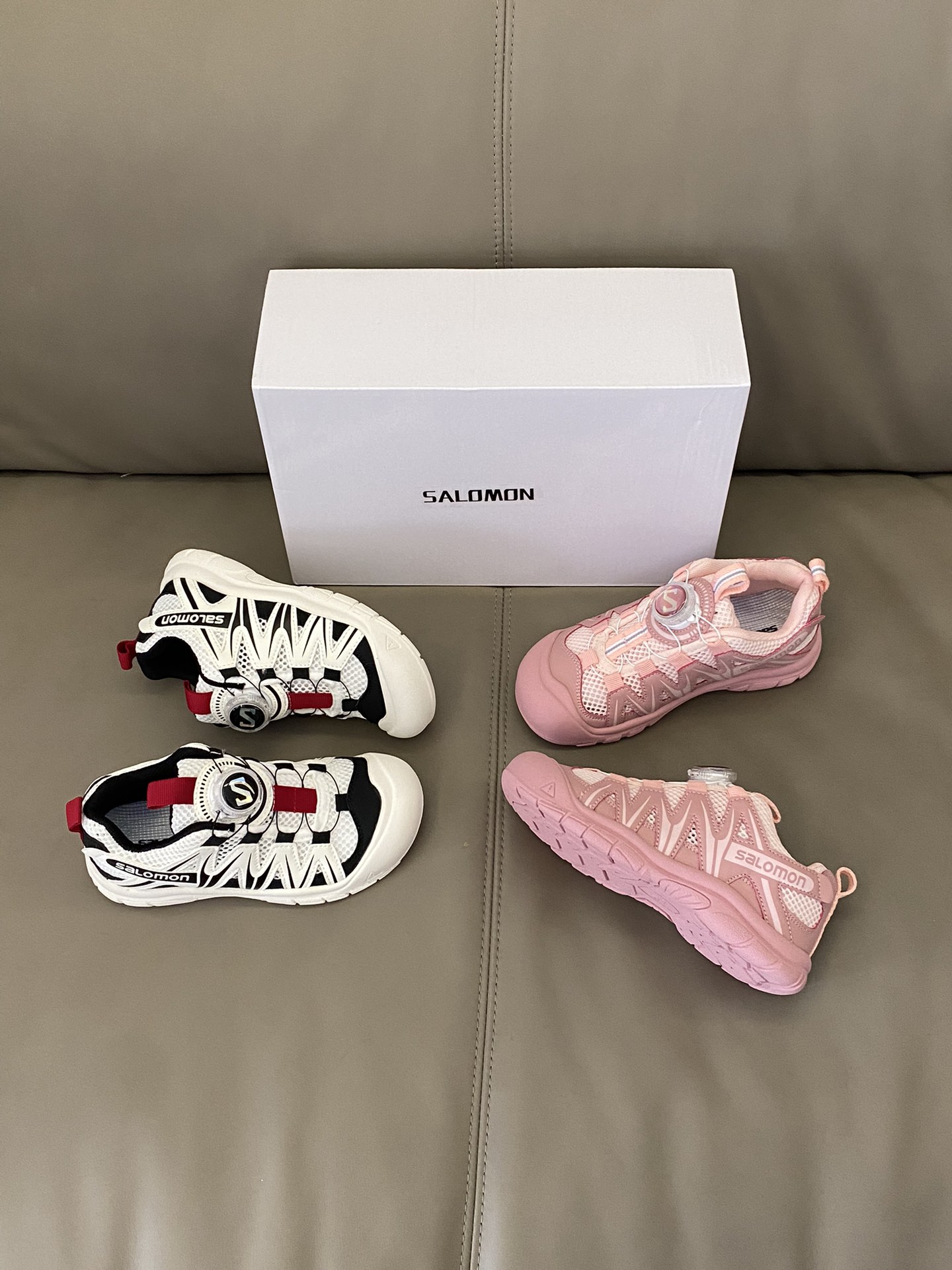 图片[2]-原图直出🌟 SALOMON 3D旋转纽扣运动鞋鞋面网眼设计，清爽透气💨旋转纽扣设计，方便宝贝穿脱✅全方位贴合包裹脚型，鞋跟部鞋底牵引设计，提供强大的抓地力性能🌟-选品中心