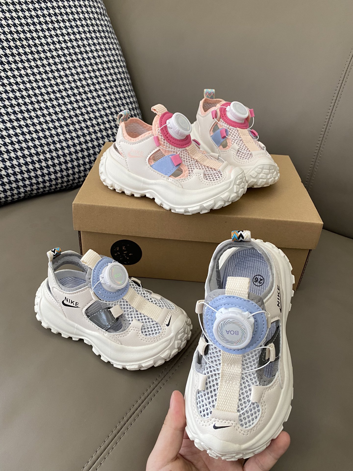 图片[7]-原图直出🌟 NK 包头网面旋转纽扣凉鞋真的盼了好久呀！旋转纽扣设计，🉑自由调节方便宝贝穿脱✔️超火的榴莲底防滑耐磨🤩上脚的感觉超轻便👻-选品中心