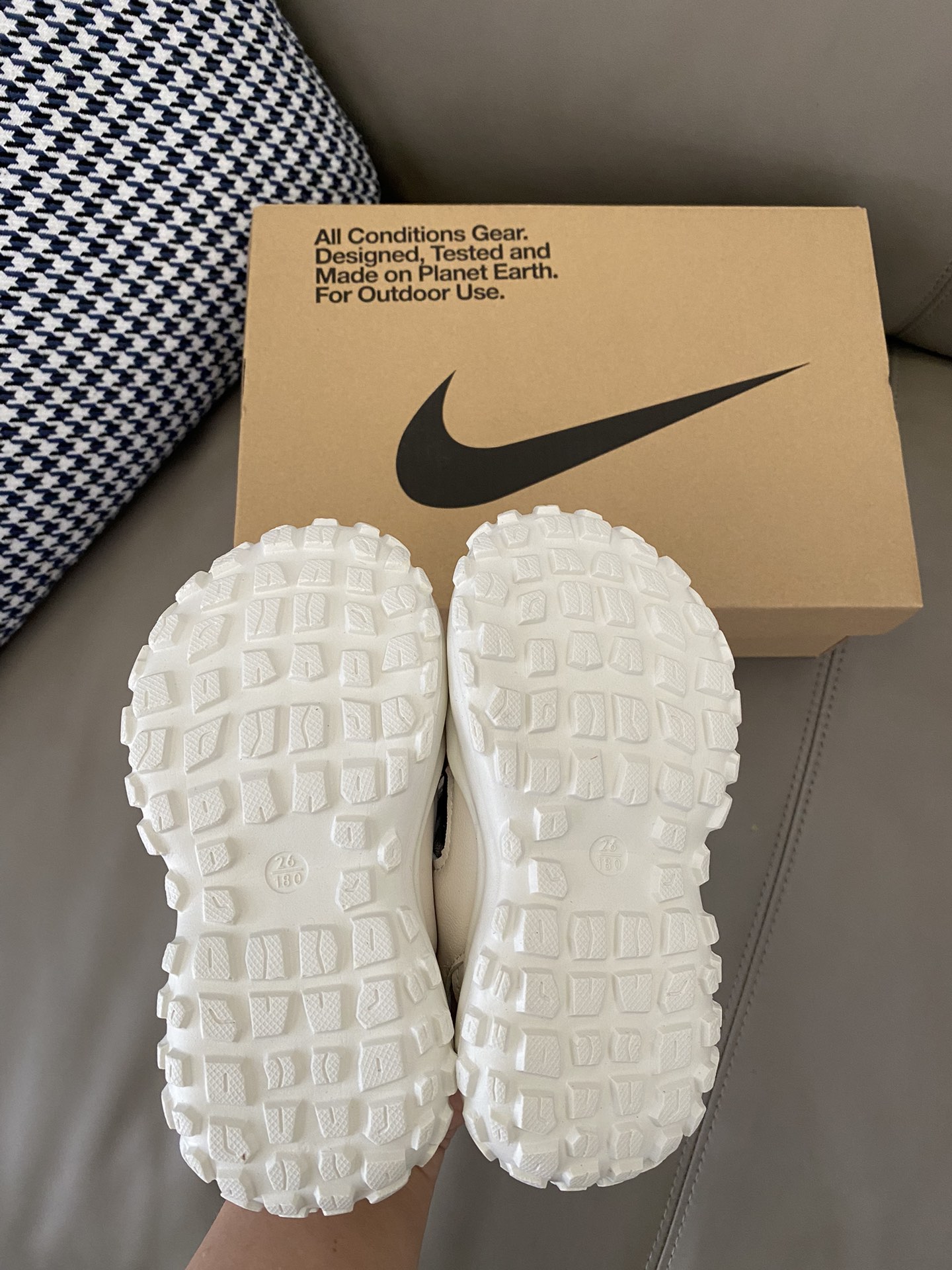 图片[9]-原图直出🌟 NK 包头网面旋转纽扣凉鞋真的盼了好久呀！旋转纽扣设计，🉑自由调节方便宝贝穿脱✔️超火的榴莲底防滑耐磨🤩上脚的感觉超轻便👻-选品中心