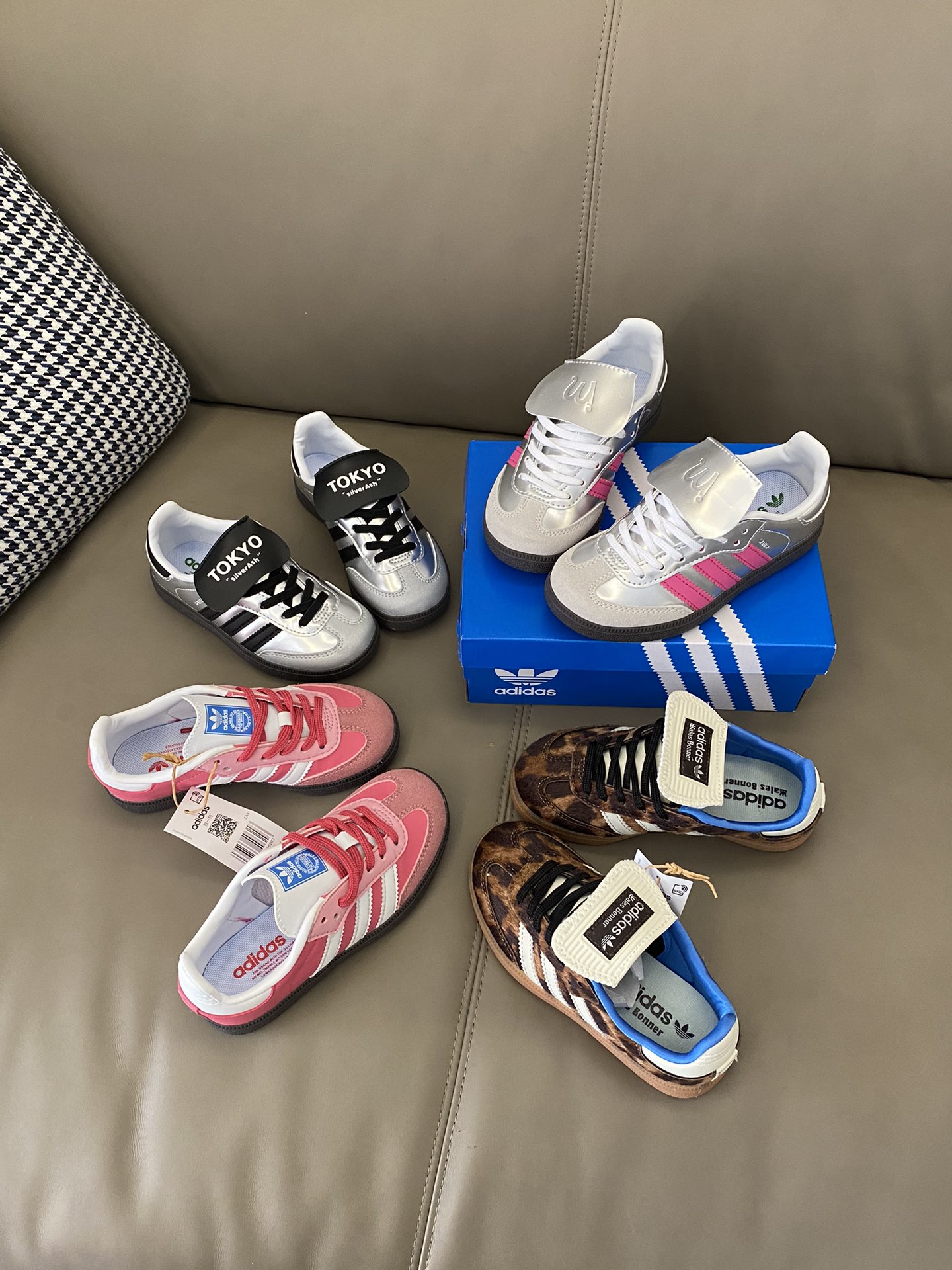 图片[6]-原图直出🌟 AD SAMBA OG系列的经典设计，采用优质皮革和麂皮材质制成🤩舒适耐穿，经典的撞色设计，时尚感十足👻厚底鞋底设计提供了良好的支撑和缓震效果，让宝贝的脚步👣更加轻松自如-选品中心