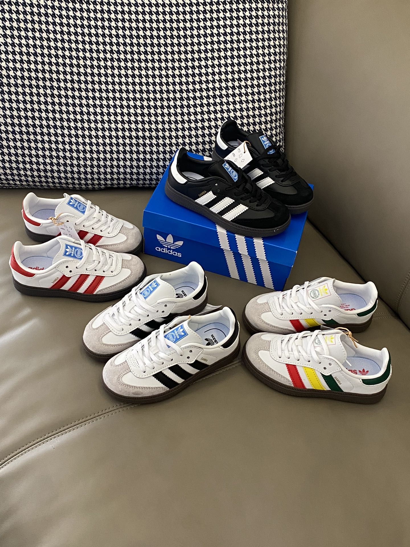 图片[8]-原图直出🌟 AD SAMBA OG系列的经典设计，采用优质皮革和麂皮材质制成🤩舒适耐穿，经典的撞色设计，时尚感十足👻厚底鞋底设计提供了良好的支撑和缓震效果，让宝贝的脚步👣更加轻松自如-选品中心