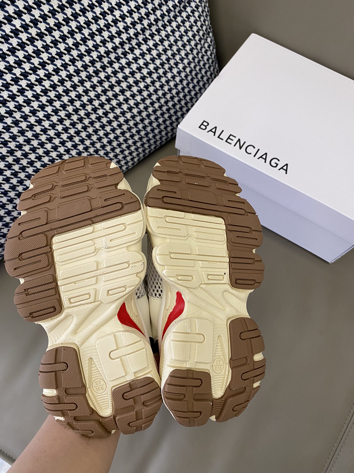 图片[9]-原图直出🌟 深受宝贝喜欢的一款凉鞋🤩🤩🤩 采用简单便捷，易拉易穿的魔术贴设计，微翘鞋头防撞踢，保护宝贝脚趾😘真皮+网眼鞋面，舒服透气💨-选品中心