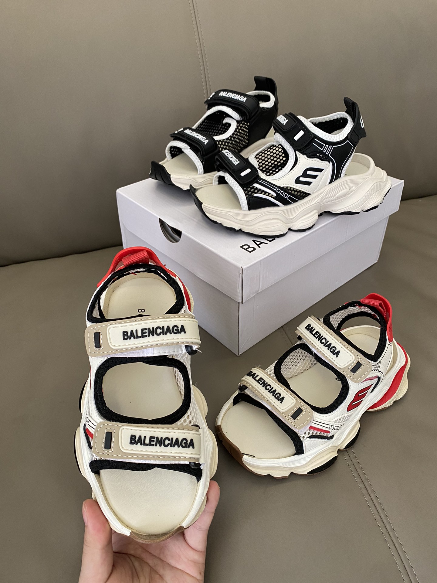 图片[3]-原图直出🌟 深受宝贝喜欢的一款凉鞋🤩🤩🤩 采用简单便捷，易拉易穿的魔术贴设计，微翘鞋头防撞踢，保护宝贝脚趾😘真皮+网眼鞋面，舒服透气💨-选品中心