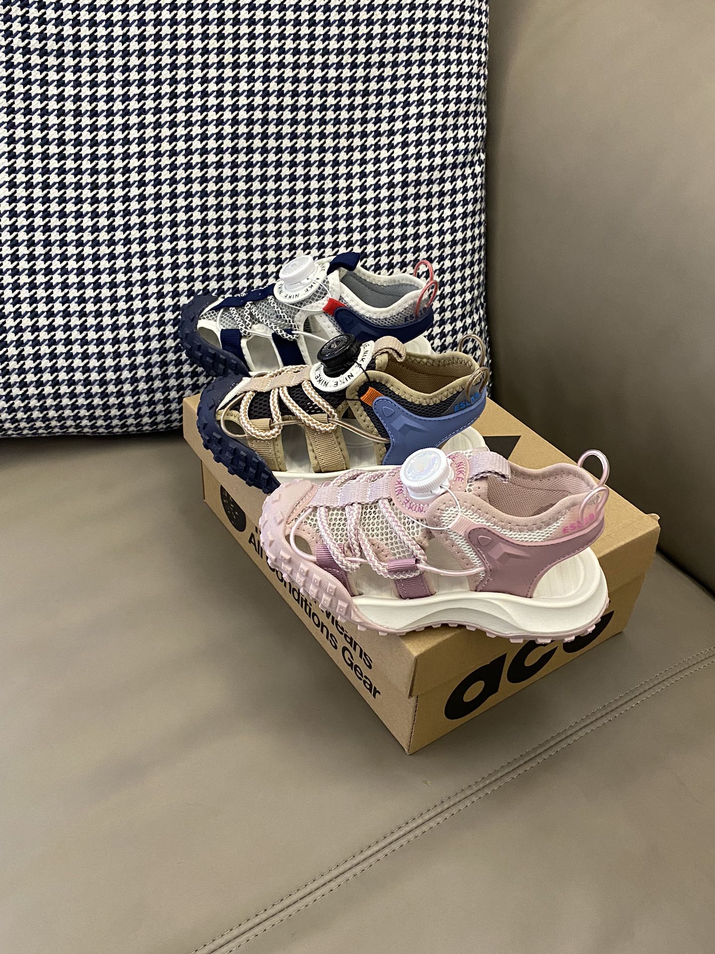 图片[8]-原图直出🌟 最近爱上了这个NK ACG旋转扣儿童登山凉鞋🔥鞋款通过匠心打造😍透气性强💨整体配色和耐用性完美绝合👻旋转扣设计，方便宝贝穿脱～-选品中心