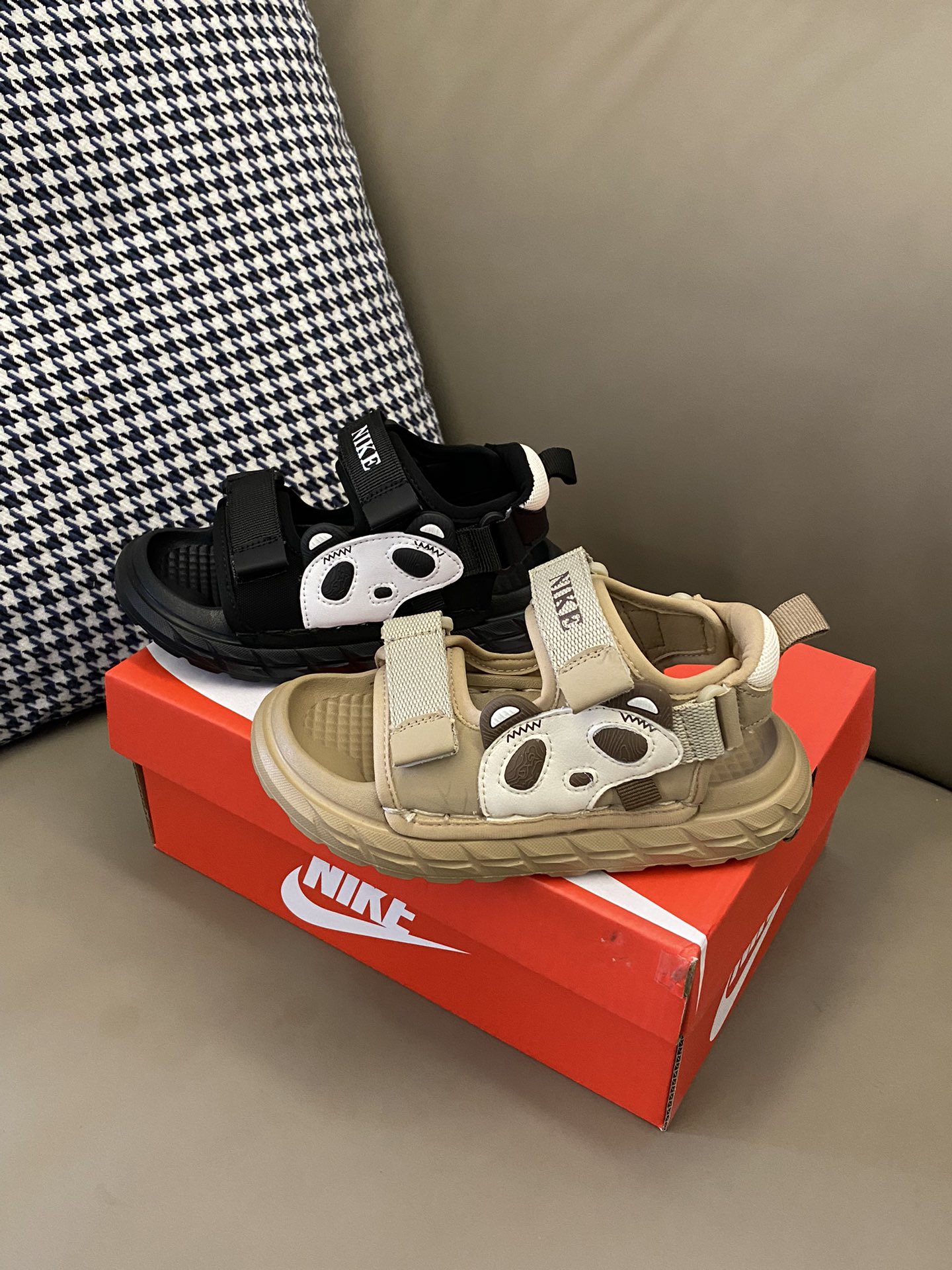 图片[8]-原图直出🌟 NK 小熊猫双魔术贴沙滩凉鞋，鞋面优质材料制成😍即使在炽热的阳光下也能保持凉爽💨魔术贴设计，方便宝贝自己穿脱✔️-选品中心