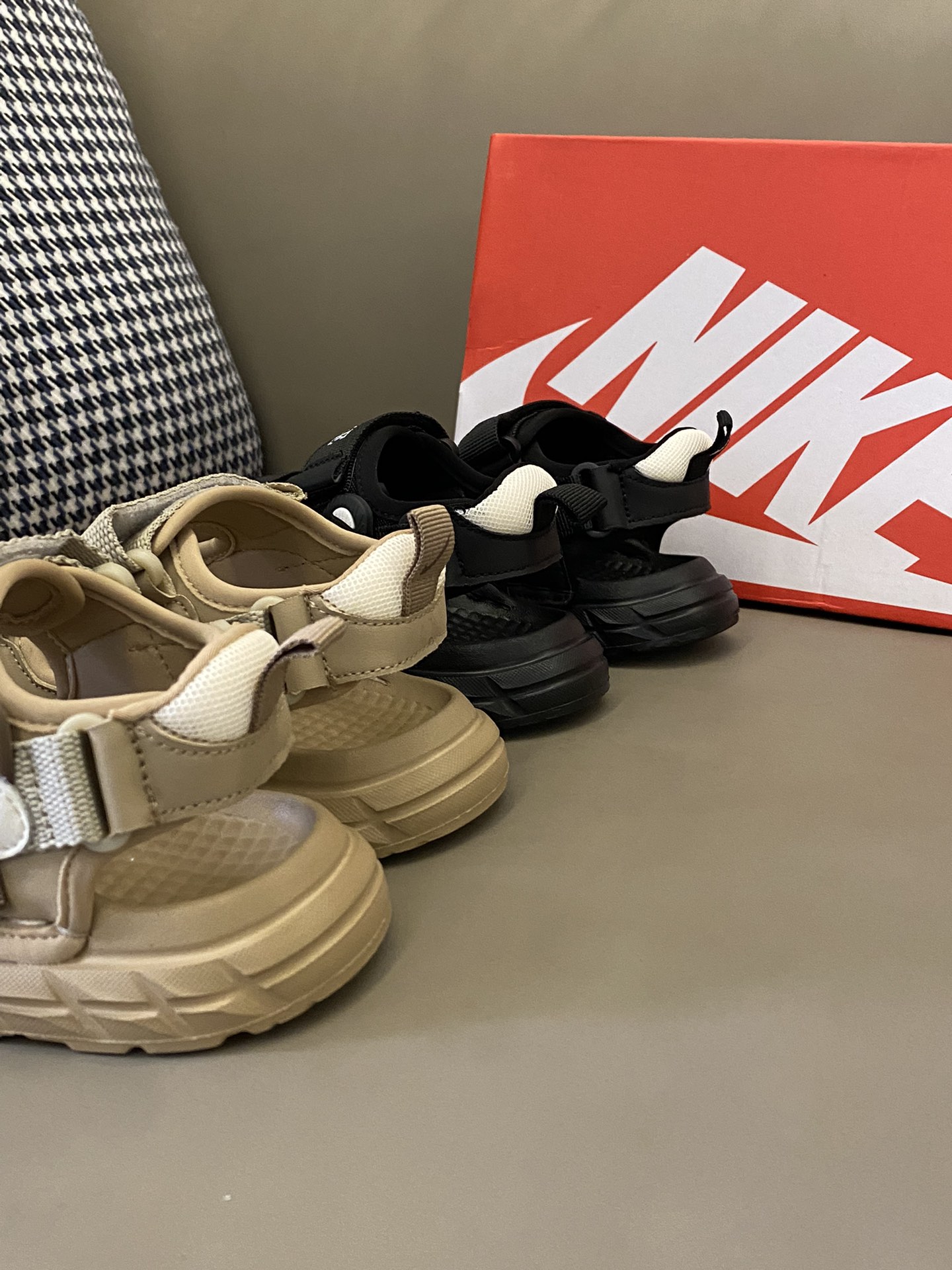 图片[4]-原图直出🌟 NK 小熊猫双魔术贴沙滩凉鞋，鞋面优质材料制成😍即使在炽热的阳光下也能保持凉爽💨魔术贴设计，方便宝贝自己穿脱✔️-选品中心