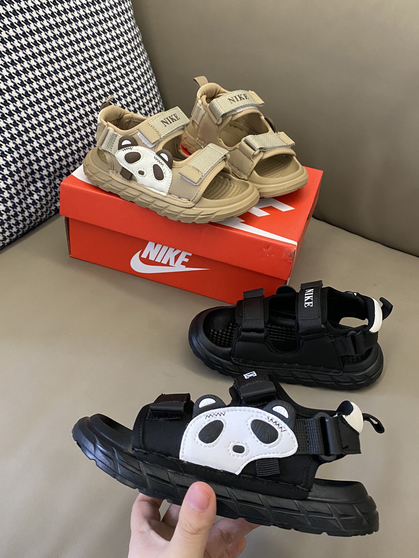 图片[2]-原图直出🌟 NK 小熊猫双魔术贴沙滩凉鞋，鞋面优质材料制成😍即使在炽热的阳光下也能保持凉爽💨魔术贴设计，方便宝贝自己穿脱✔️-选品中心