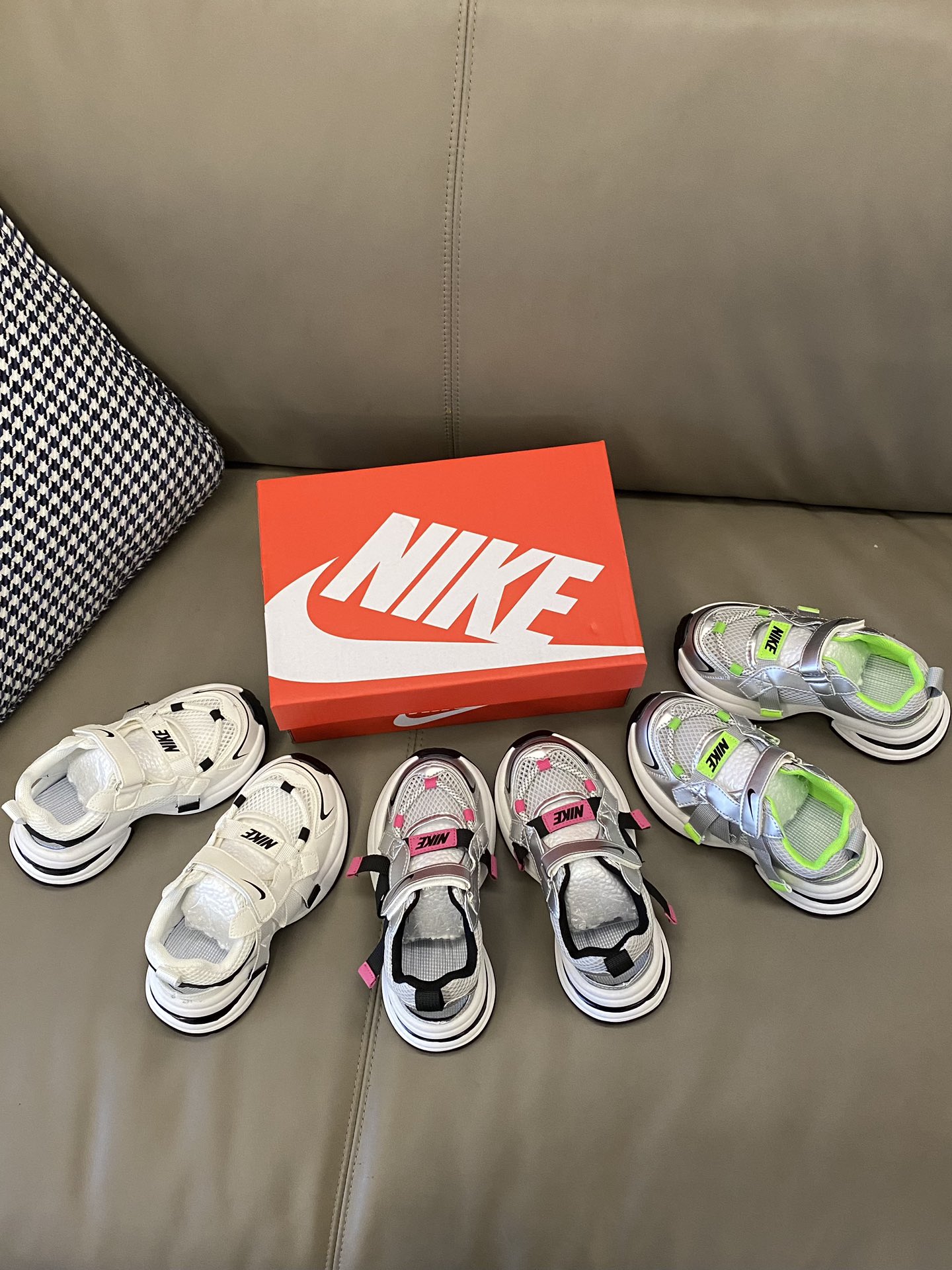 图片[5]-原图直出🌟 NK 包头镂空魔术贴运动凉鞋，质感透气鞋面采用超纤面料✨脚感舒适、透气好穿💨魔术贴设计，方便快捷🤩EVA橡胶大底防滑耐磨✔️-选品中心