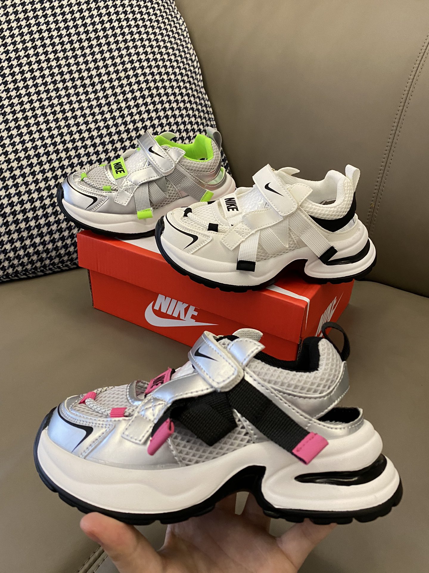 图片[8]-原图直出🌟 NK 包头镂空魔术贴运动凉鞋，质感透气鞋面采用超纤面料✨脚感舒适、透气好穿💨魔术贴设计，方便快捷🤩EVA橡胶大底防滑耐磨✔️-选品中心