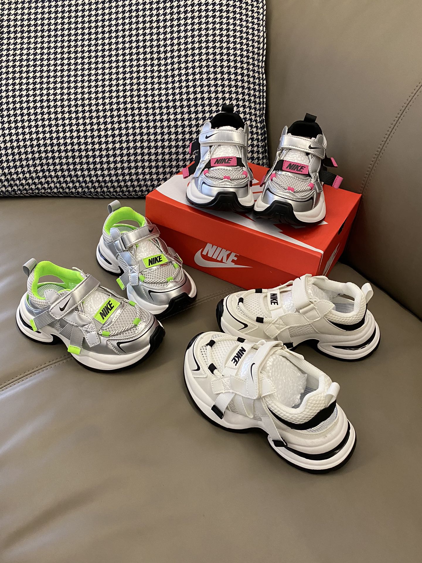 图片[6]-原图直出🌟 NK 包头镂空魔术贴运动凉鞋，质感透气鞋面采用超纤面料✨脚感舒适、透气好穿💨魔术贴设计，方便快捷🤩EVA橡胶大底防滑耐磨✔️-选品中心