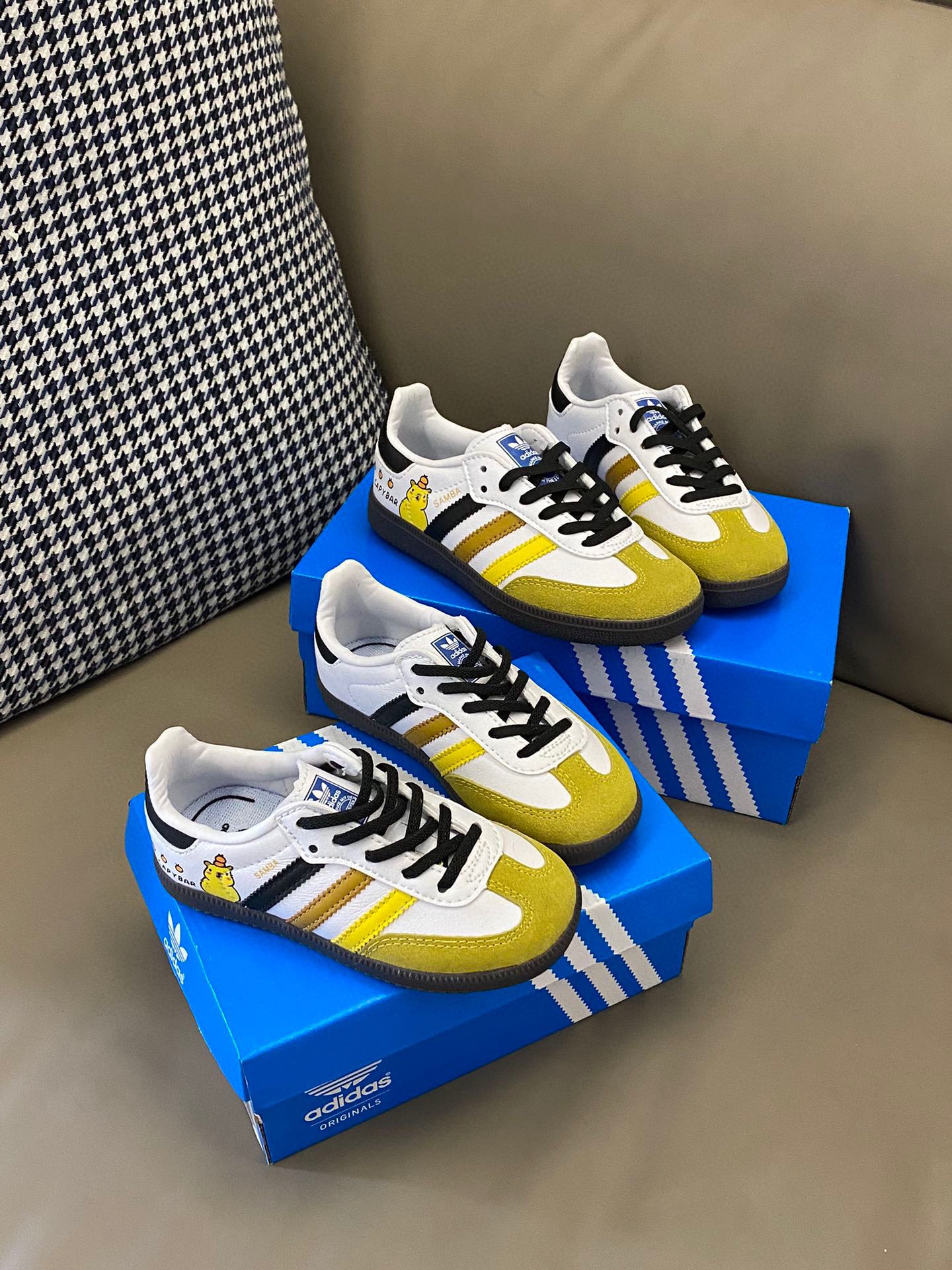 图片[7]-原图直出🌟 AD SAMBA OG系列的经典设计，采用优质皮革和麂皮材质制成🤩舒适耐穿，经典的撞色设计，时尚感十足👻厚底鞋底设计提供了良好的支撑和缓震效果，让宝贝的脚步👣更加轻松自-选品中心