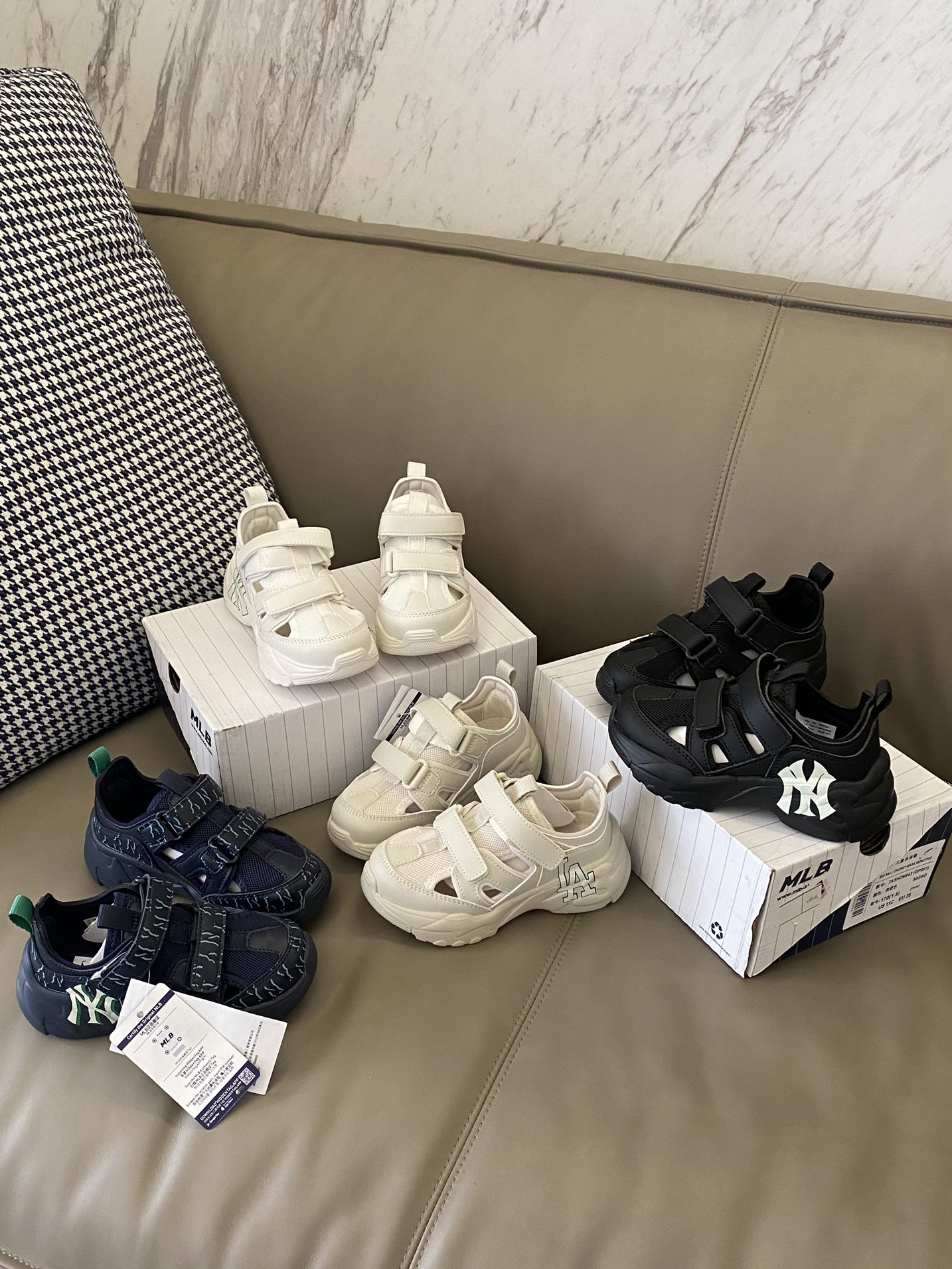 图片[8]-原图直出🌟 鞋子真的好好看比实物好看💯倍，做工细节都不错💫质量杠杠的，双魔术贴设计，方便宝贝穿脱😎整双鞋子舒服透气，一点也不闷脚～-选品中心