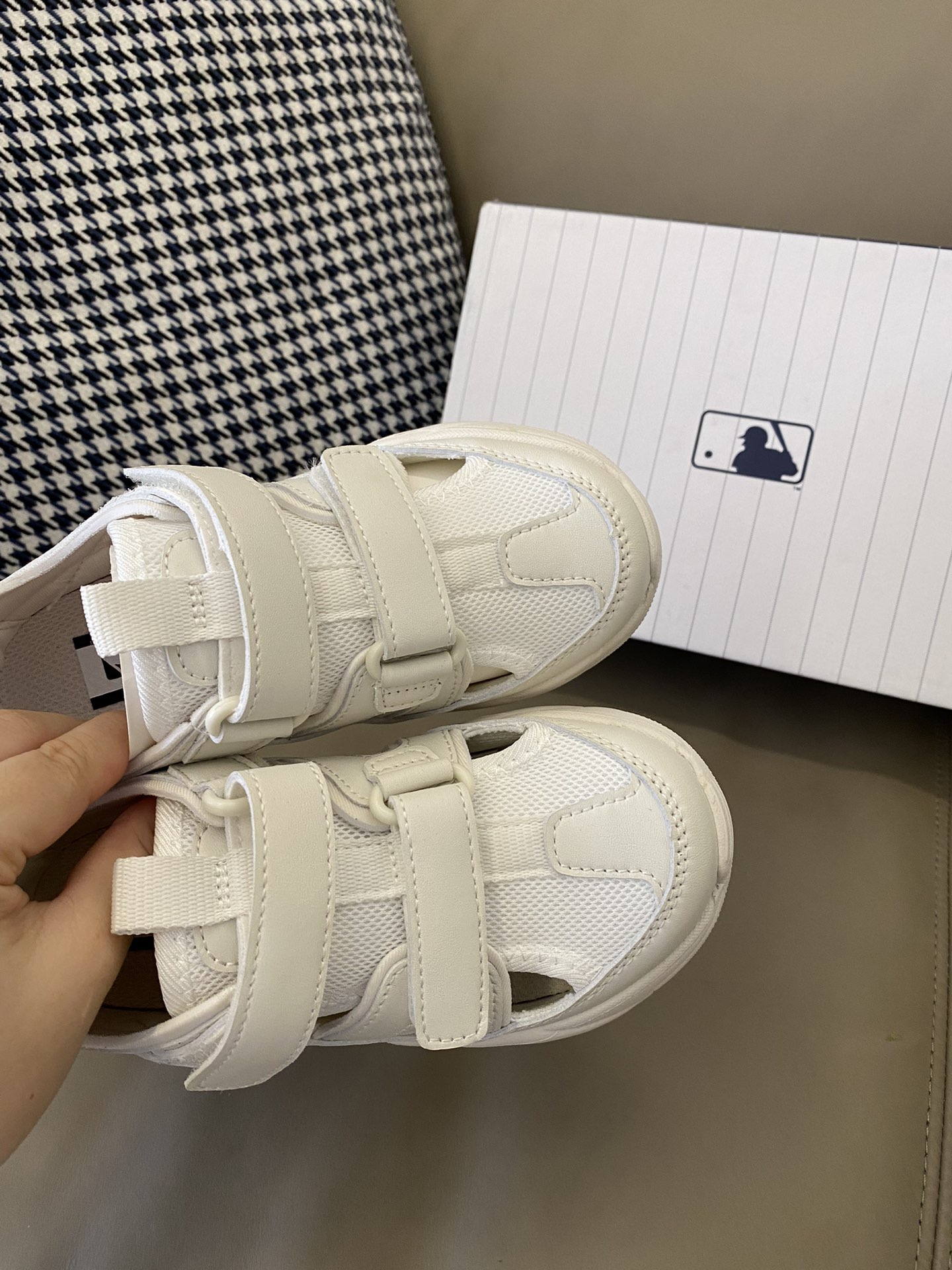 图片[7]-原图直出🌟 鞋子真的好好看比实物好看💯倍，做工细节都不错💫质量杠杠的，双魔术贴设计，方便宝贝穿脱😎整双鞋子舒服透气，一点也不闷脚～-选品中心