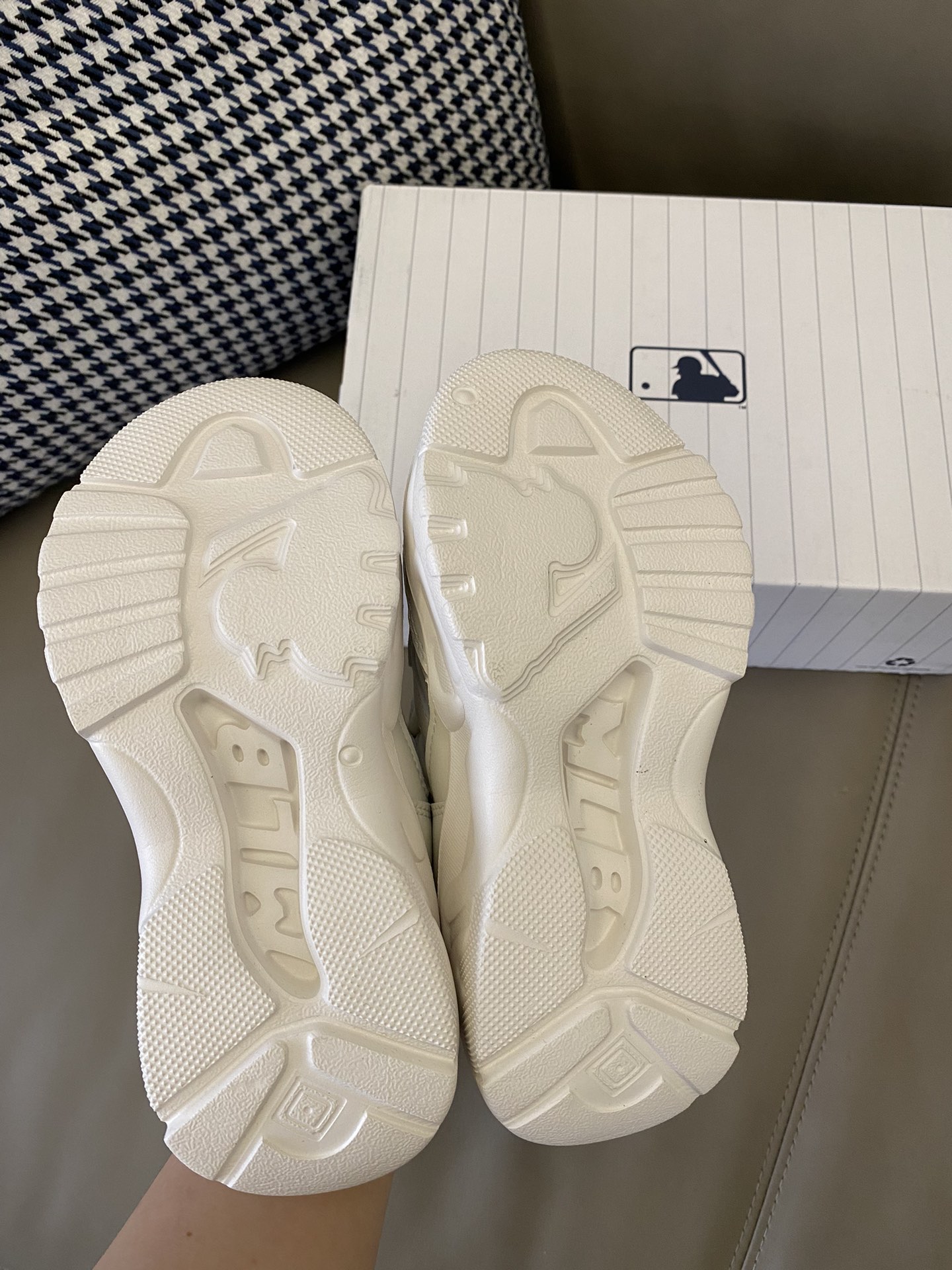 图片[9]-原图直出🌟 鞋子真的好好看比实物好看💯倍，做工细节都不错💫质量杠杠的，双魔术贴设计，方便宝贝穿脱😎整双鞋子舒服透气，一点也不闷脚～-选品中心