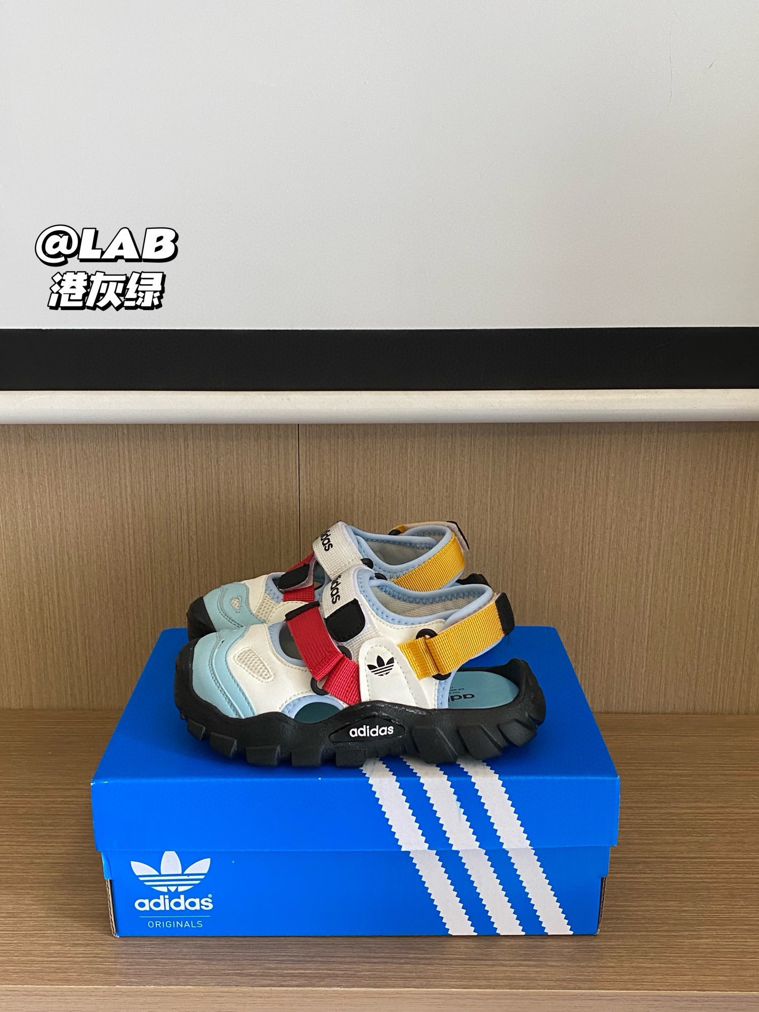 图片[5]-下单备注：AD 三叶草360升级版海螺魔术贴凉鞋 活动尺码：26-37码 AD 三叶草360升级版海螺魔术贴凉鞋，织物鞋面材质💫更好贴合脚面🤩前后魔术贴设计💯更牢固定 防止鞋子掉落🥰 真的是宝贝夏天的不二之选🥳-选品中心