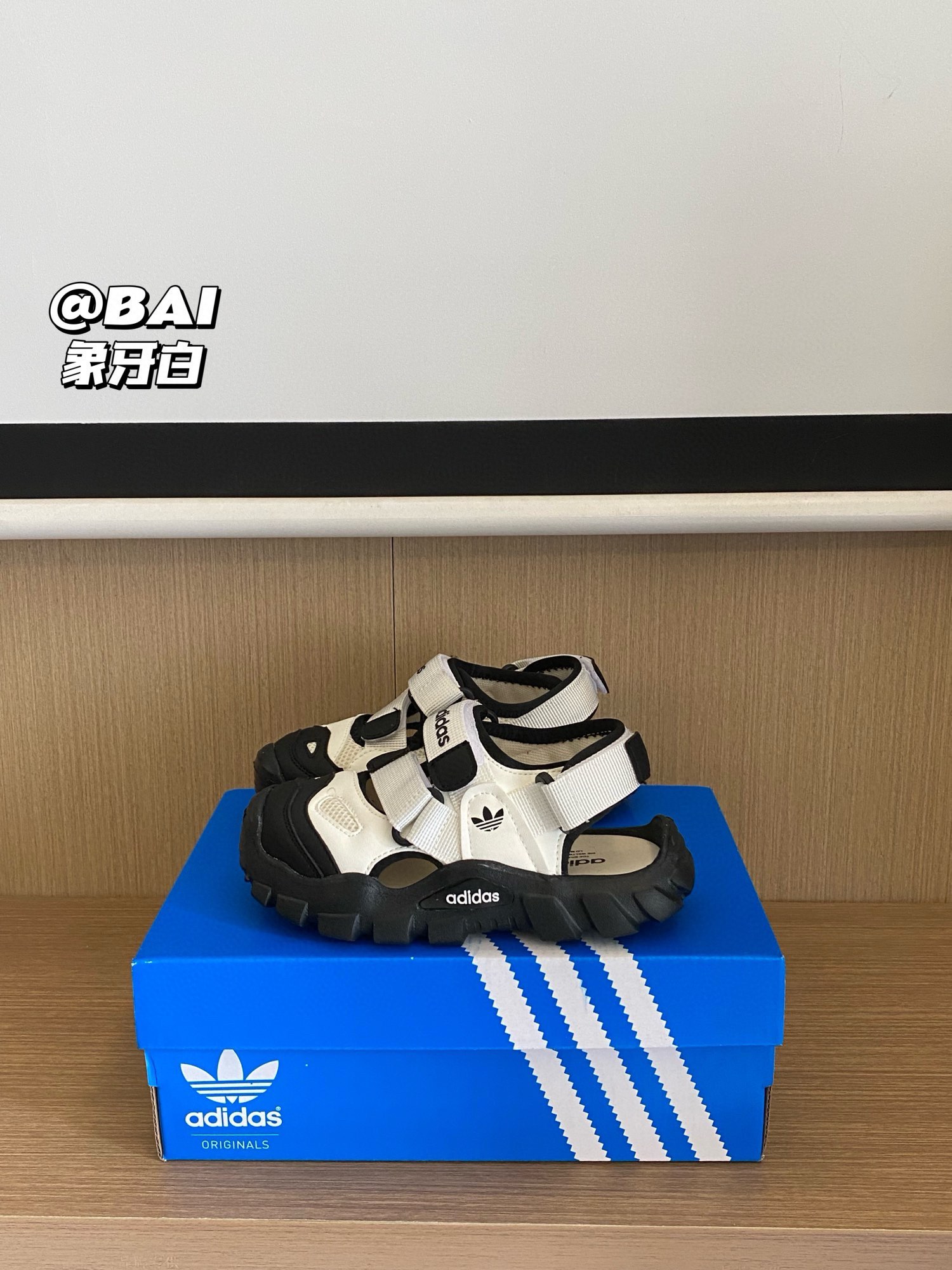 图片[6]-下单备注：AD 三叶草360升级版海螺魔术贴凉鞋 活动尺码：26-37码 AD 三叶草360升级版海螺魔术贴凉鞋，织物鞋面材质💫更好贴合脚面🤩前后魔术贴设计💯更牢固定 防止鞋子掉落🥰 真的是宝贝夏天的不二之选🥳-选品中心