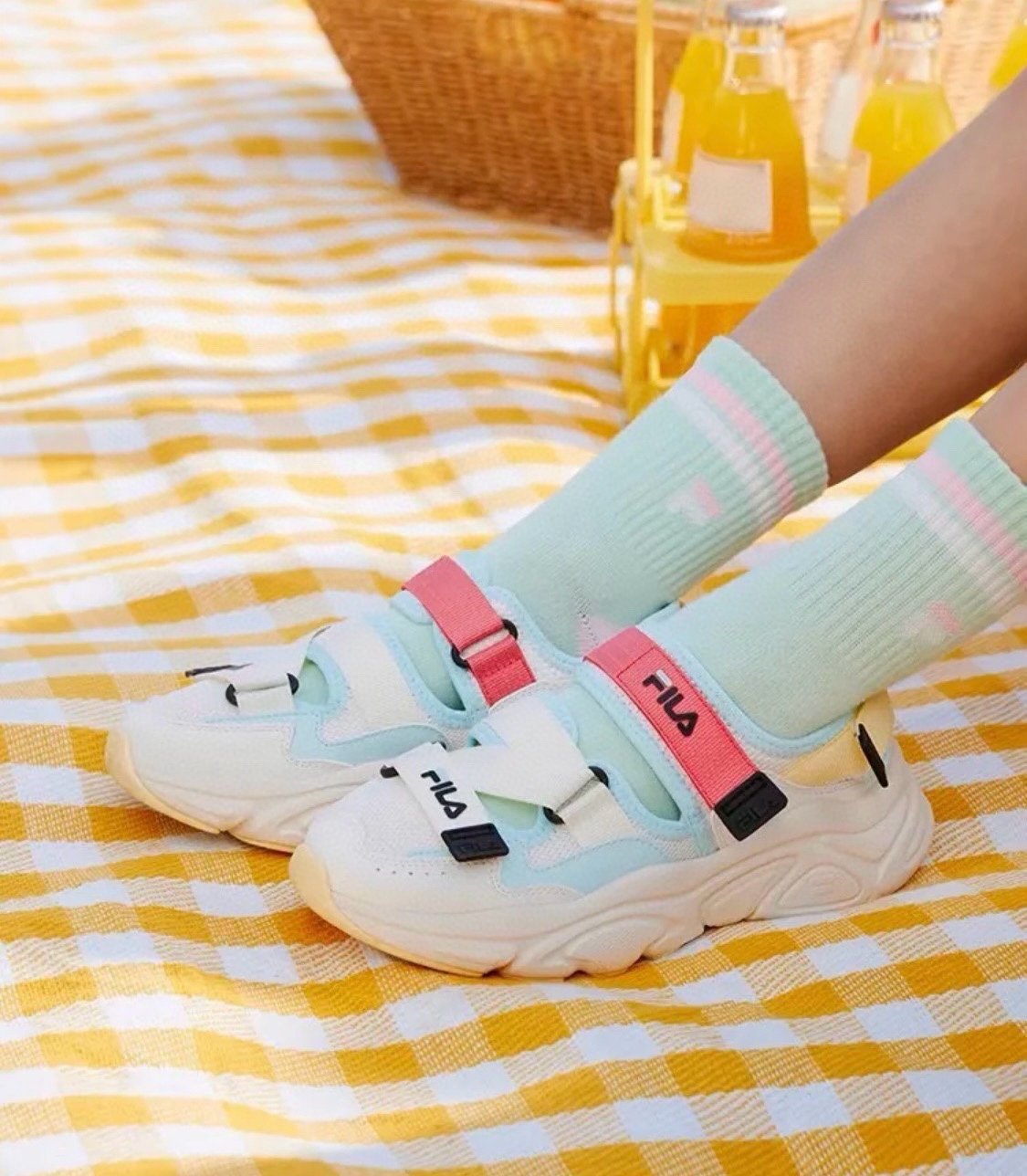 图片[9]-下单备注：FILA 火星包头魔术贴沙滩凉鞋 活动尺码：28-39 穿上不想脱系列的斐乐沙滩凉鞋 斐L火星包头魔术贴沙滩凉鞋，打破了传统凉鞋的设计💫🉑爱萌态个性十足👻绝对不容易撞款的啦！不得不说file你也太会了叭🤩时髦精必入🥳-选品中心