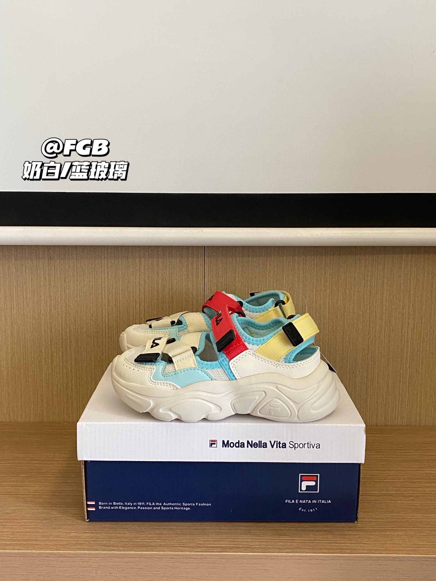 图片[2]-下单备注：FILA 火星包头魔术贴沙滩凉鞋 活动尺码：28-39 穿上不想脱系列的斐乐沙滩凉鞋 斐L火星包头魔术贴沙滩凉鞋，打破了传统凉鞋的设计💫🉑爱萌态个性十足👻绝对不容易撞款的啦！不得不说file你也太会了叭🤩时髦精必入🥳-选品中心